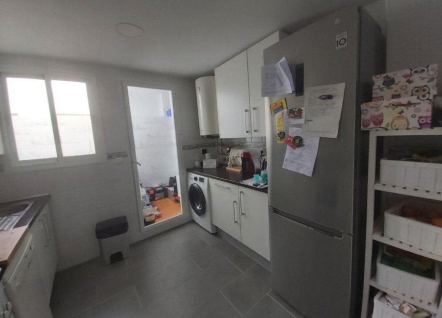 Resale - Apartment - Middle Floor Apartment - Casares - Doña Julia