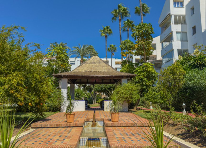 Resale - Apartment - Middle Floor Apartment - Estepona - Atalaya