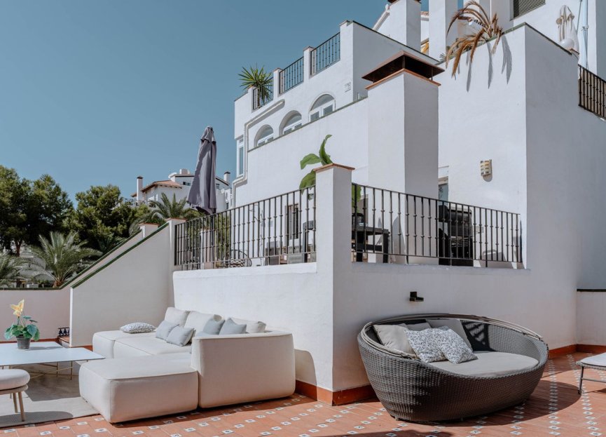 Resale - Apartment - Middle Floor Apartment - Estepona - Atalaya