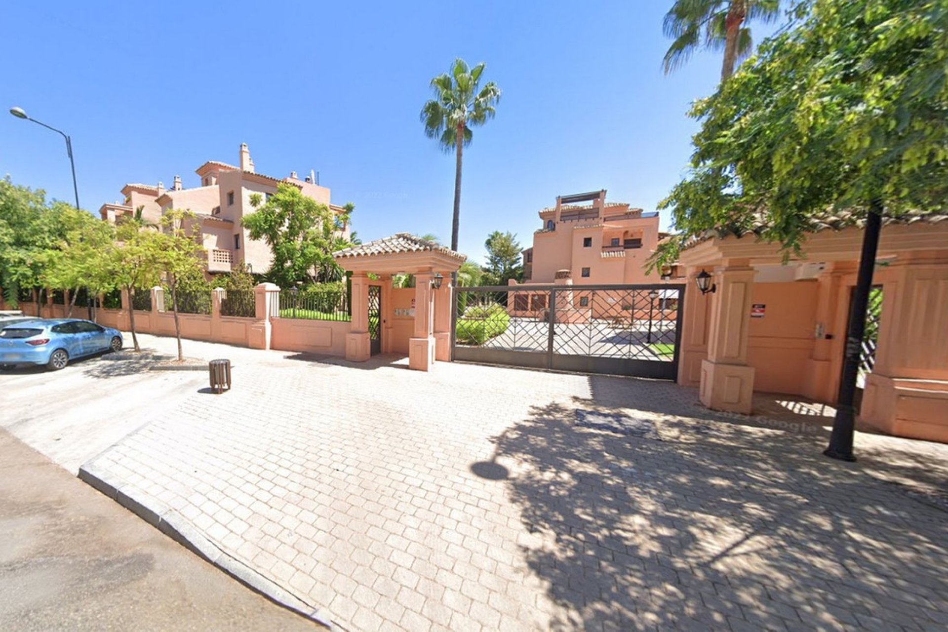 Resale - Apartment - Middle Floor Apartment - Estepona - Atalaya