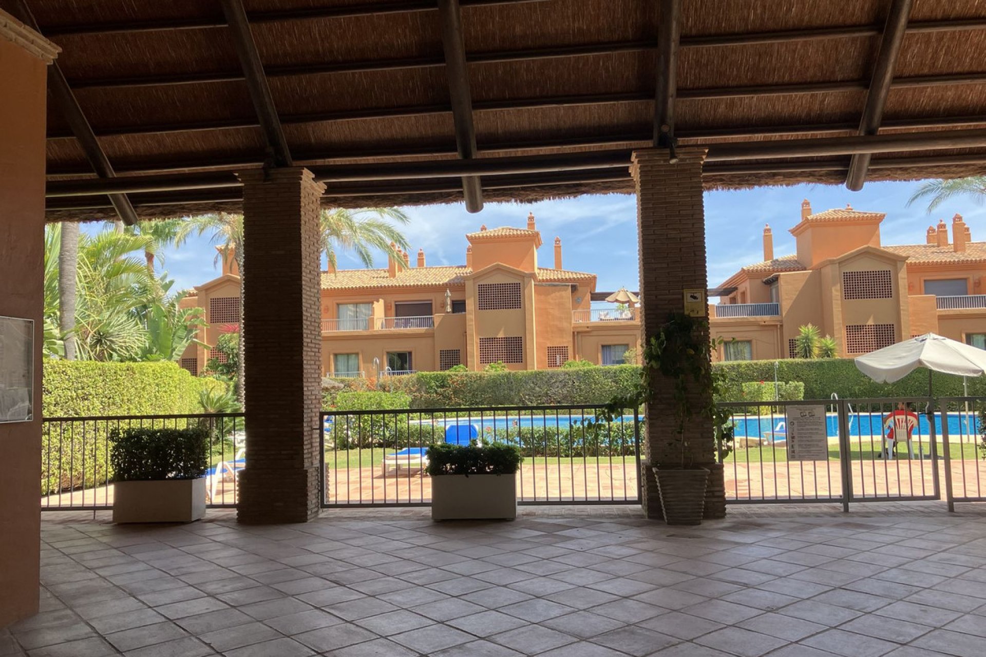 Resale - Apartment - Middle Floor Apartment - Estepona - Atalaya