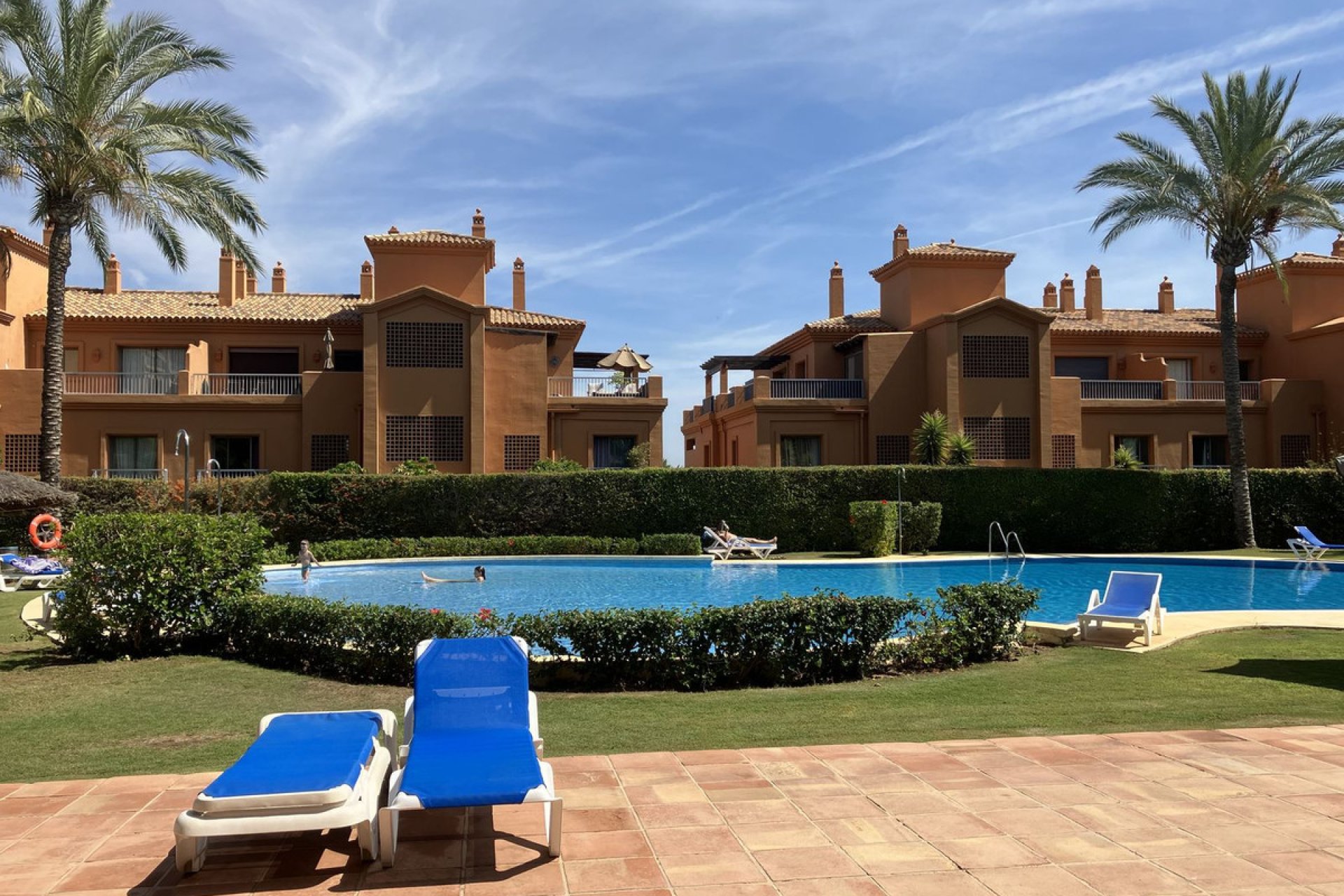 Resale - Apartment - Middle Floor Apartment - Estepona - Atalaya