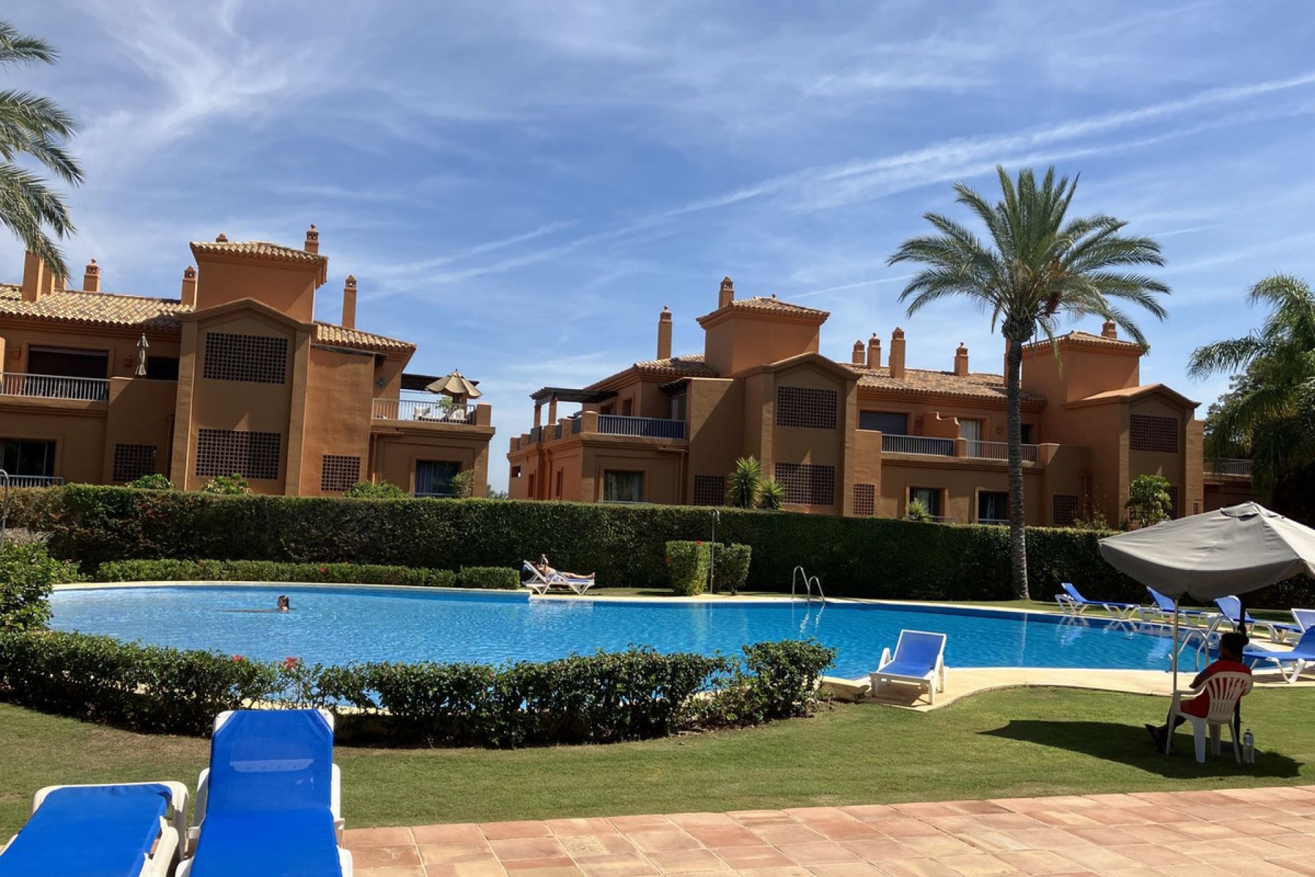 Resale - Apartment - Middle Floor Apartment - Estepona - Atalaya