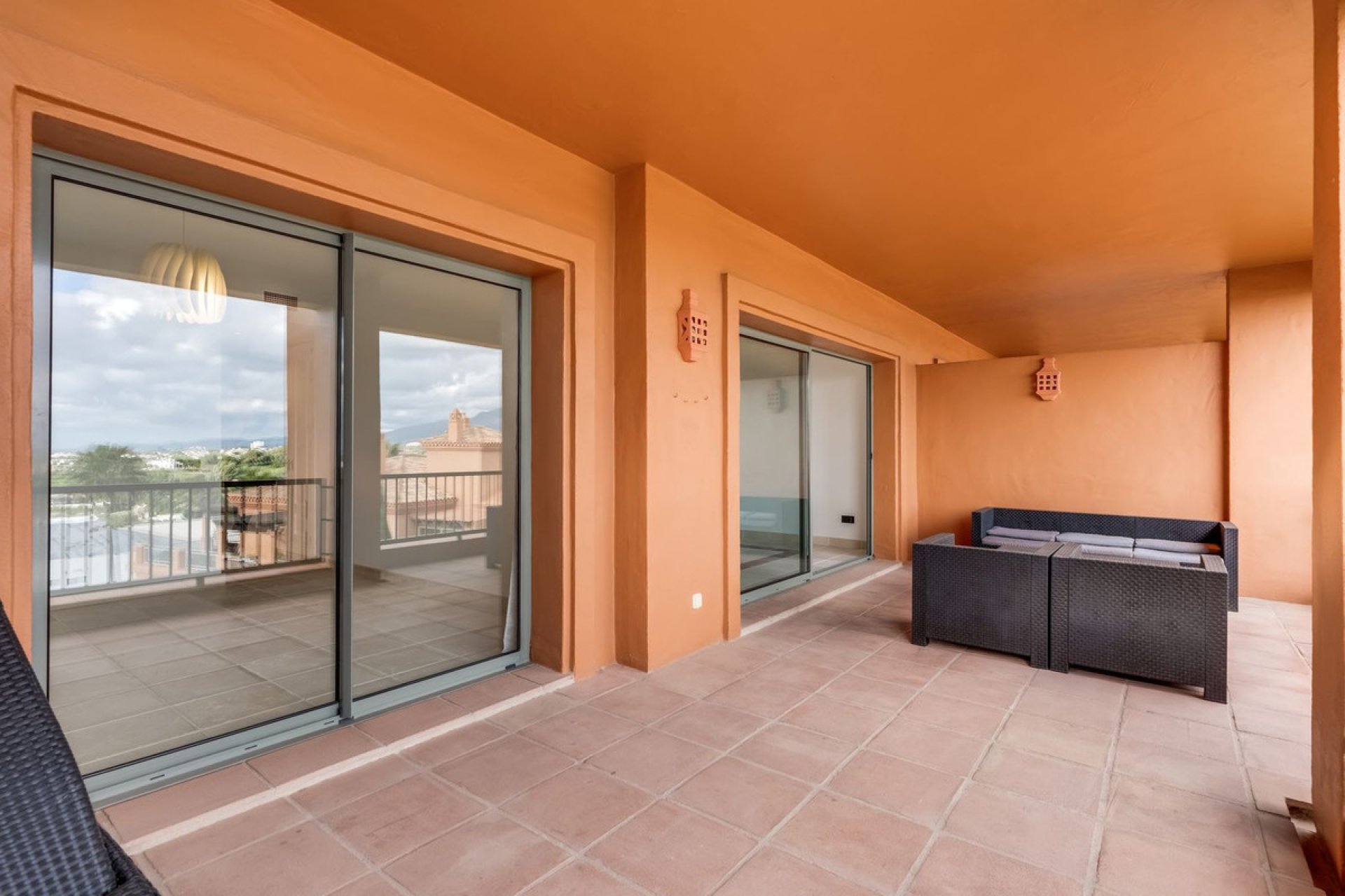 Resale - Apartment - Middle Floor Apartment - Estepona - Atalaya