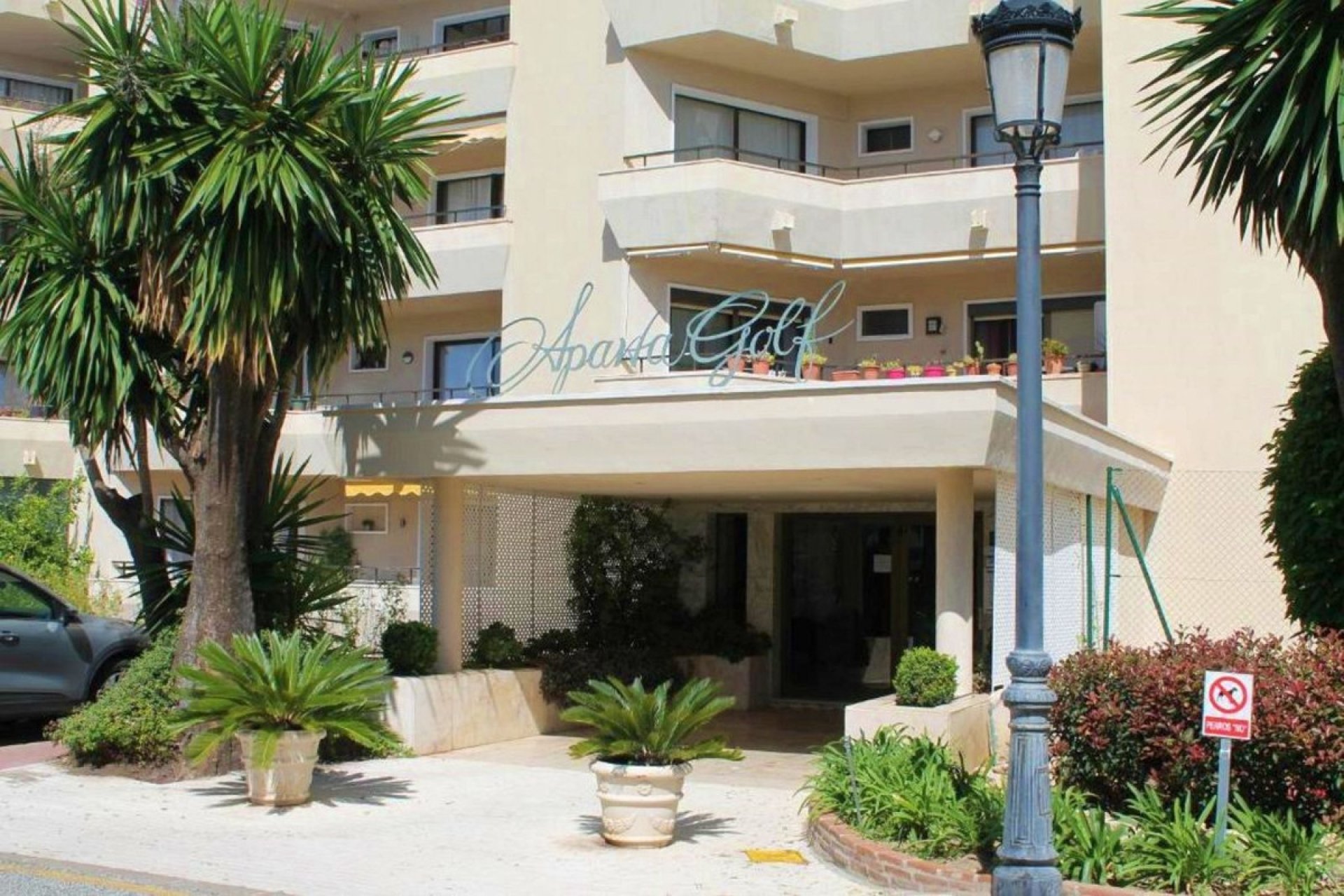 Resale - Apartment - Middle Floor Apartment - Estepona - Atalaya