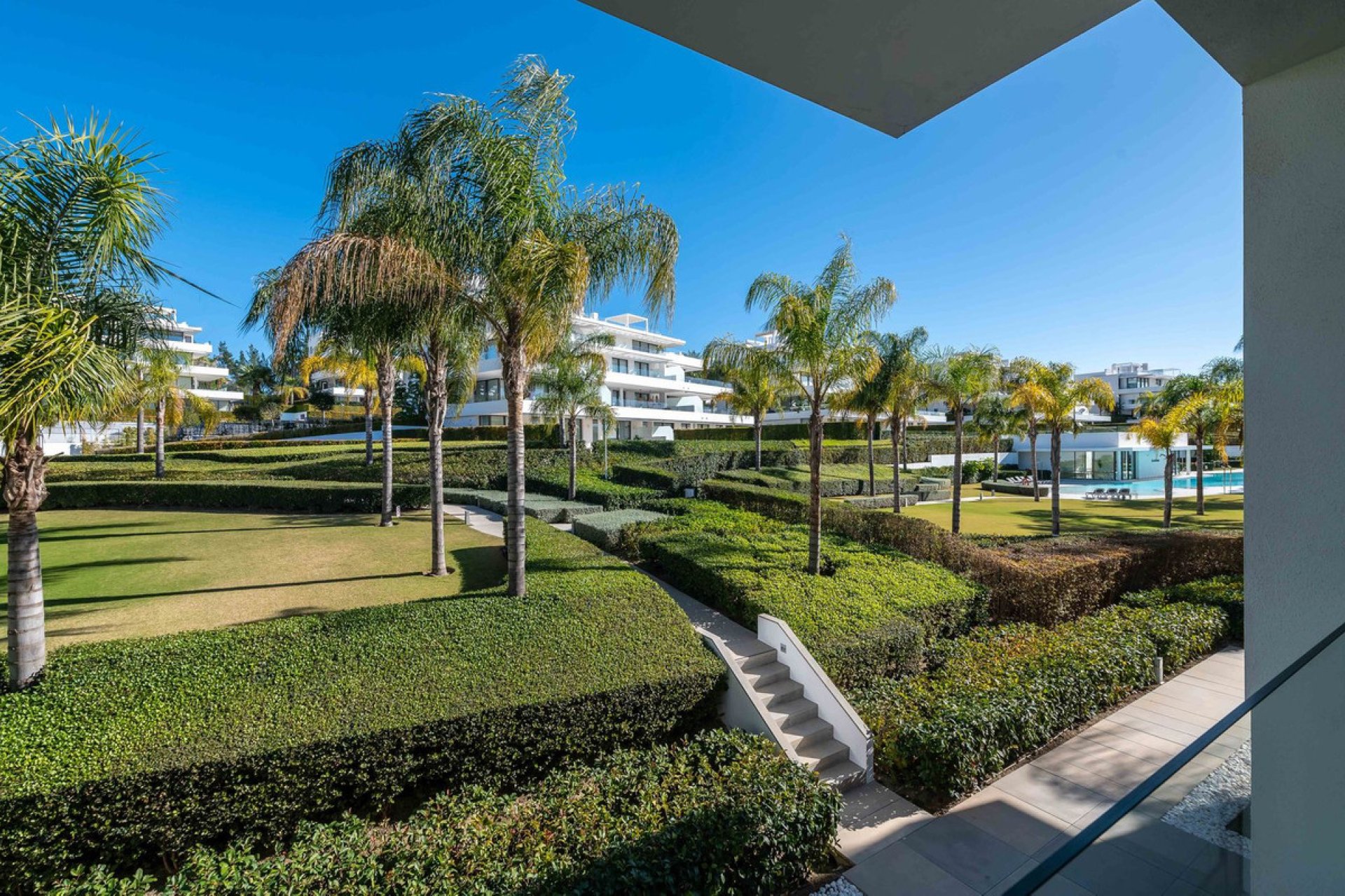 Resale - Apartment - Middle Floor Apartment - Estepona - Atalaya