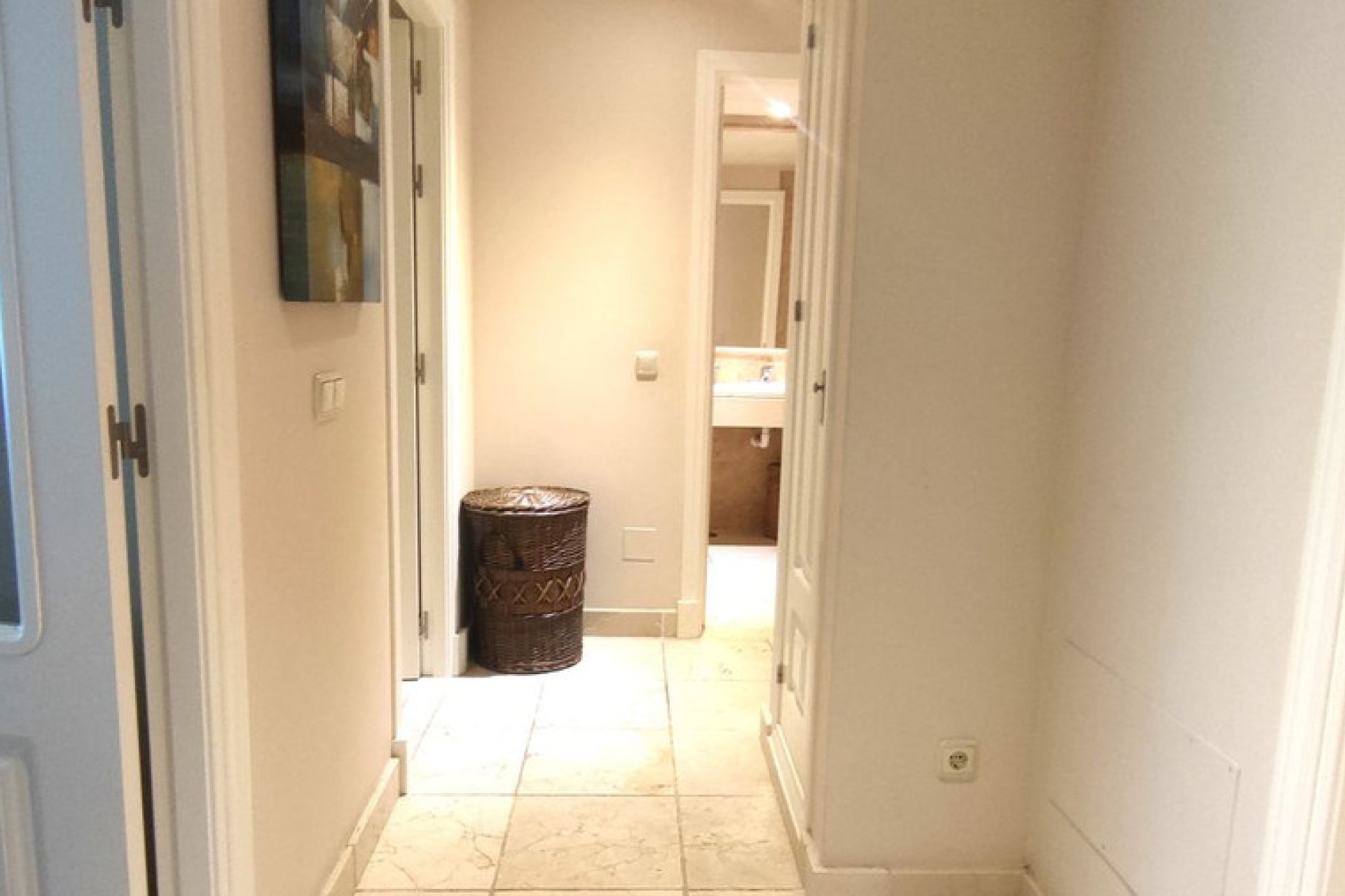 Resale - Apartment - Middle Floor Apartment - Estepona - Atalaya