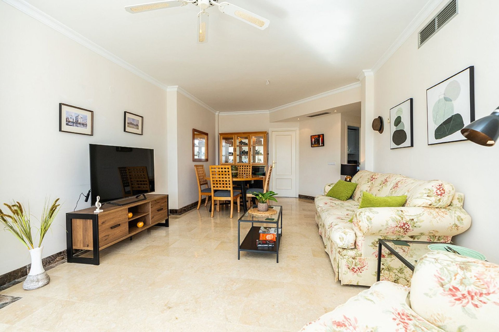 Resale - Apartment - Middle Floor Apartment - Estepona - Bel Air