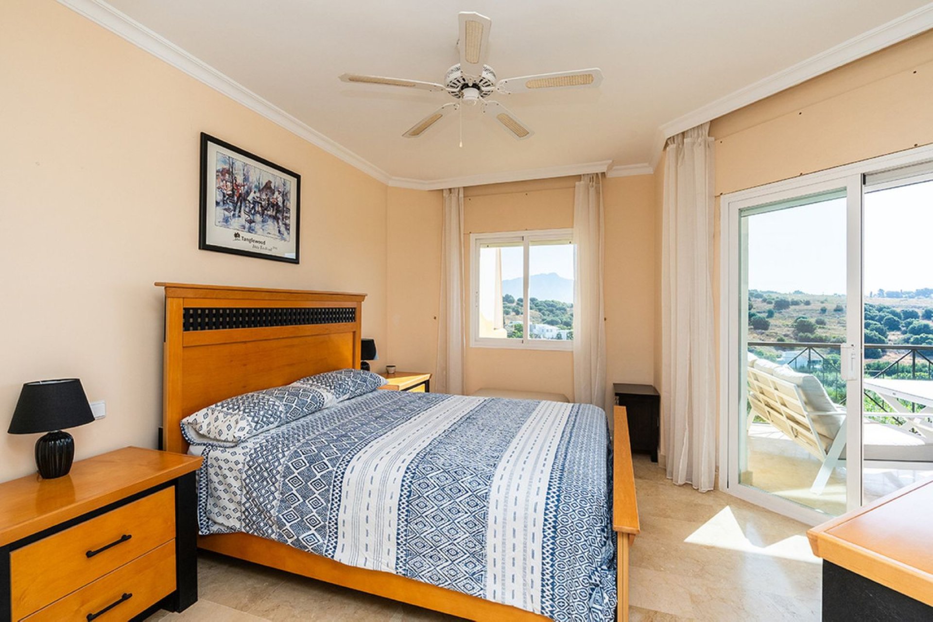 Resale - Apartment - Middle Floor Apartment - Estepona - Bel Air