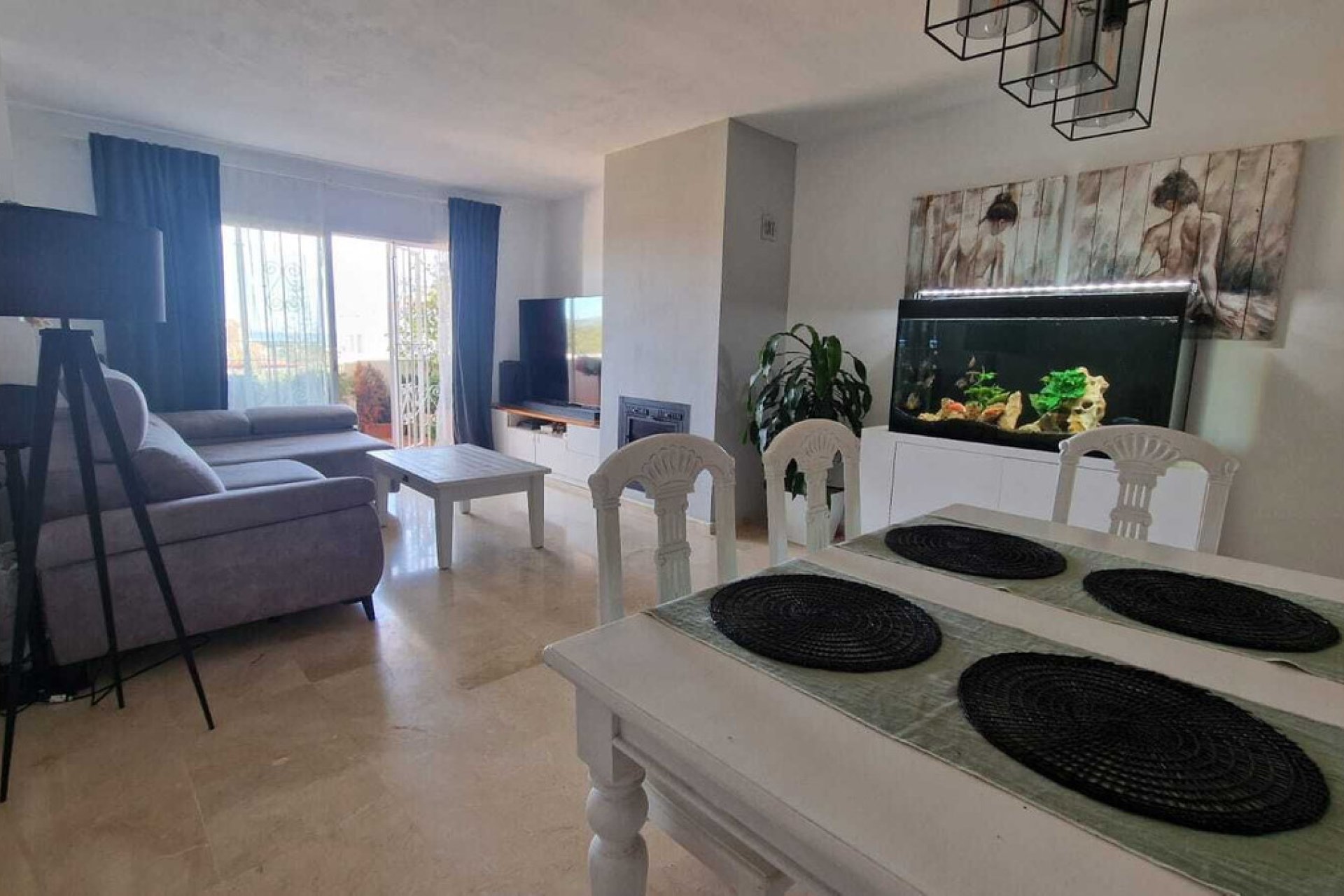 Resale - Apartment - Middle Floor Apartment - Estepona - Bel Air