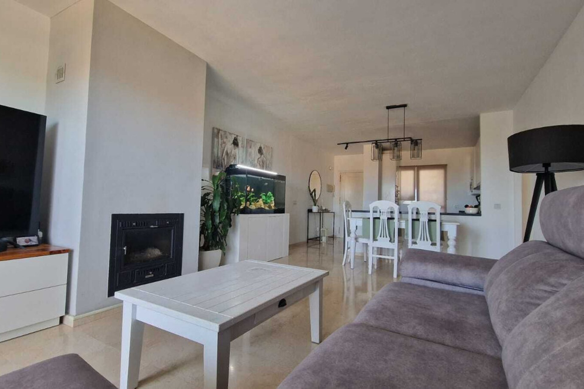 Resale - Apartment - Middle Floor Apartment - Estepona - Bel Air