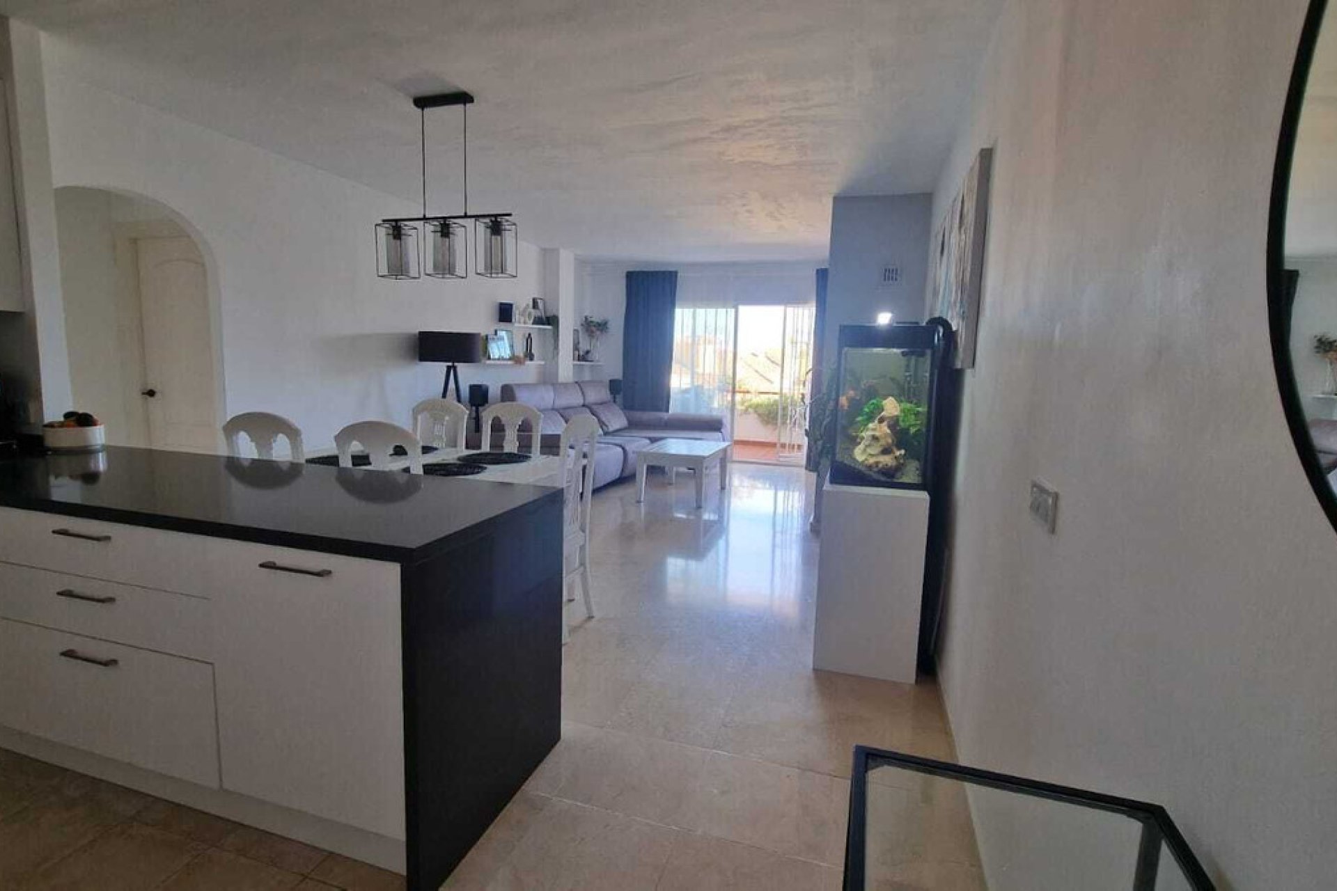 Resale - Apartment - Middle Floor Apartment - Estepona - Bel Air