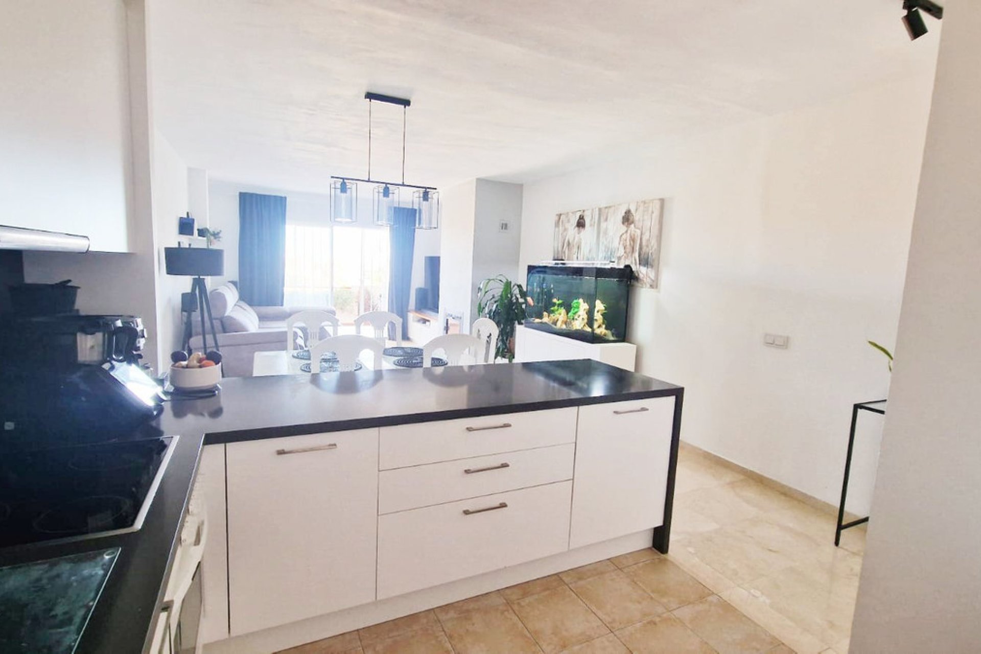 Resale - Apartment - Middle Floor Apartment - Estepona - Bel Air