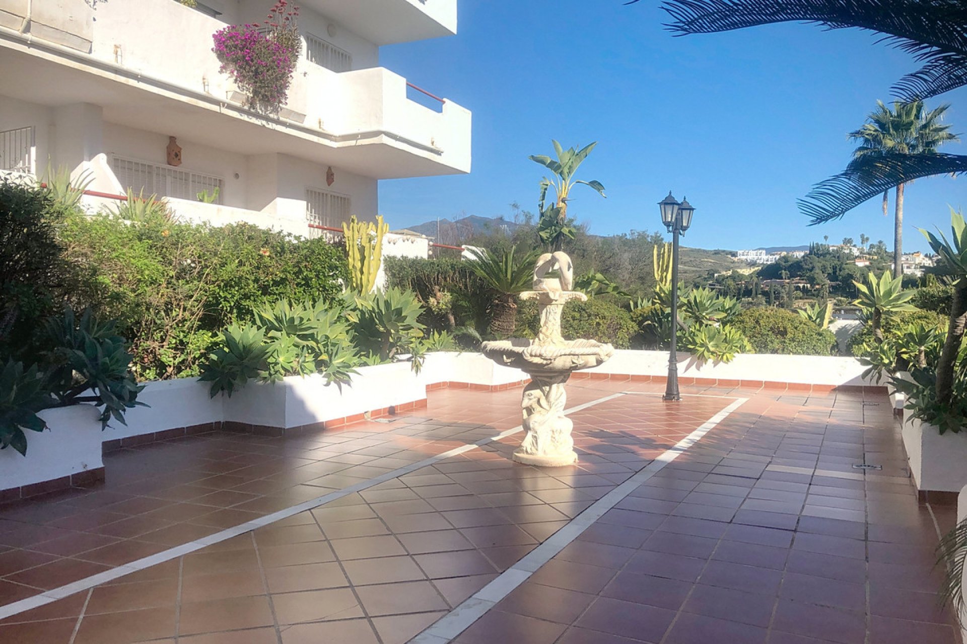Resale - Apartment - Middle Floor Apartment - Estepona - Bel Air