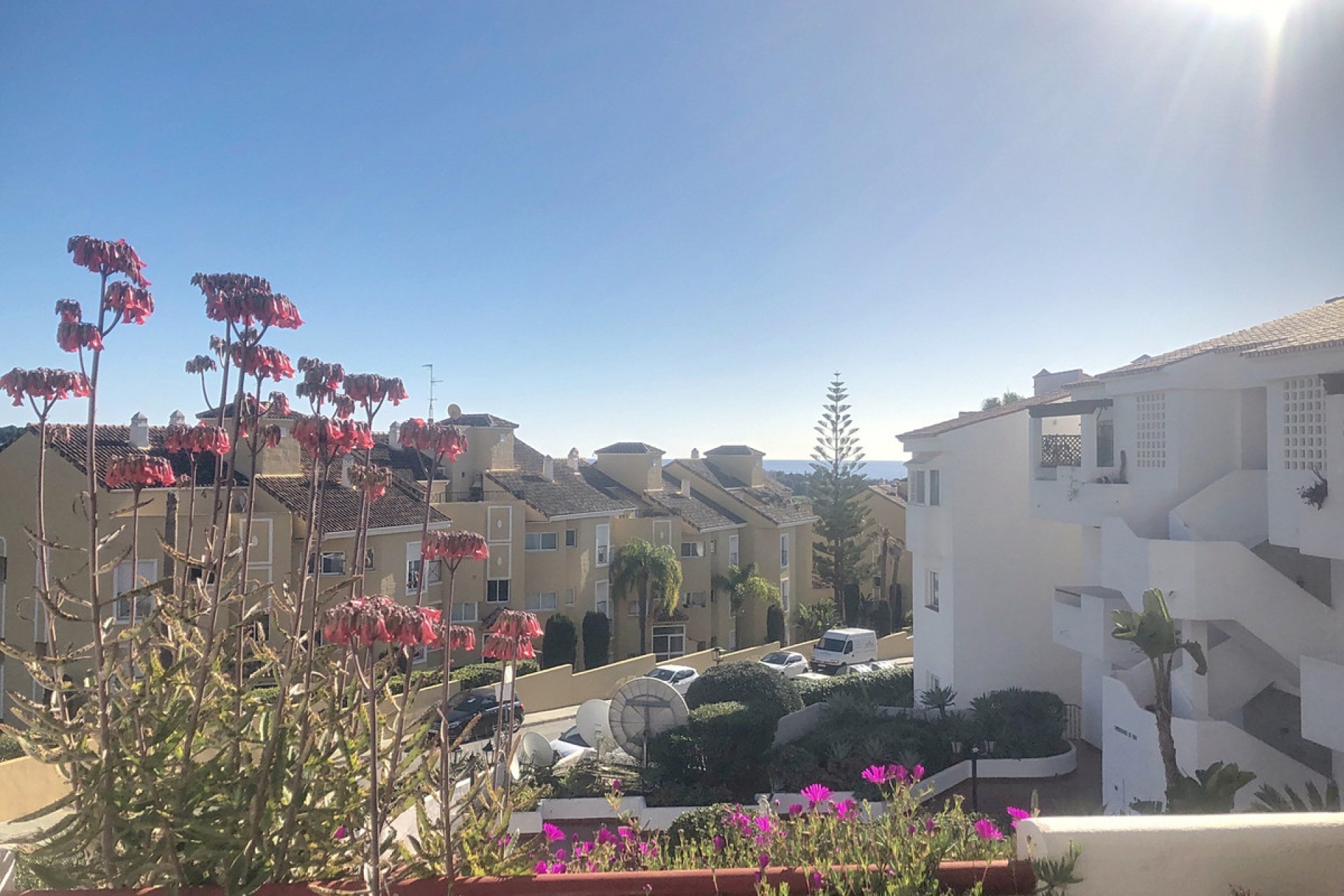 Resale - Apartment - Middle Floor Apartment - Estepona - Bel Air