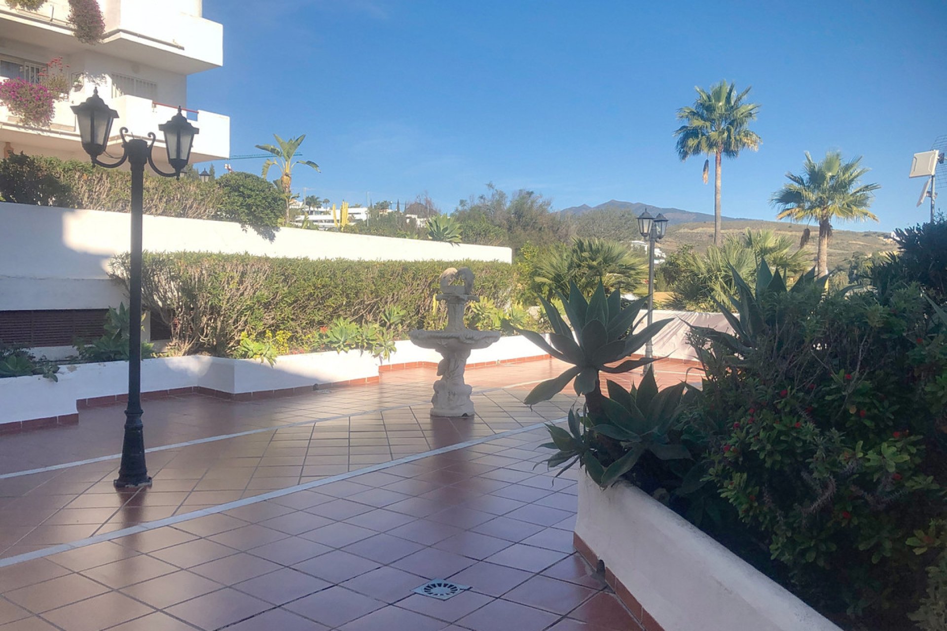 Resale - Apartment - Middle Floor Apartment - Estepona - Bel Air