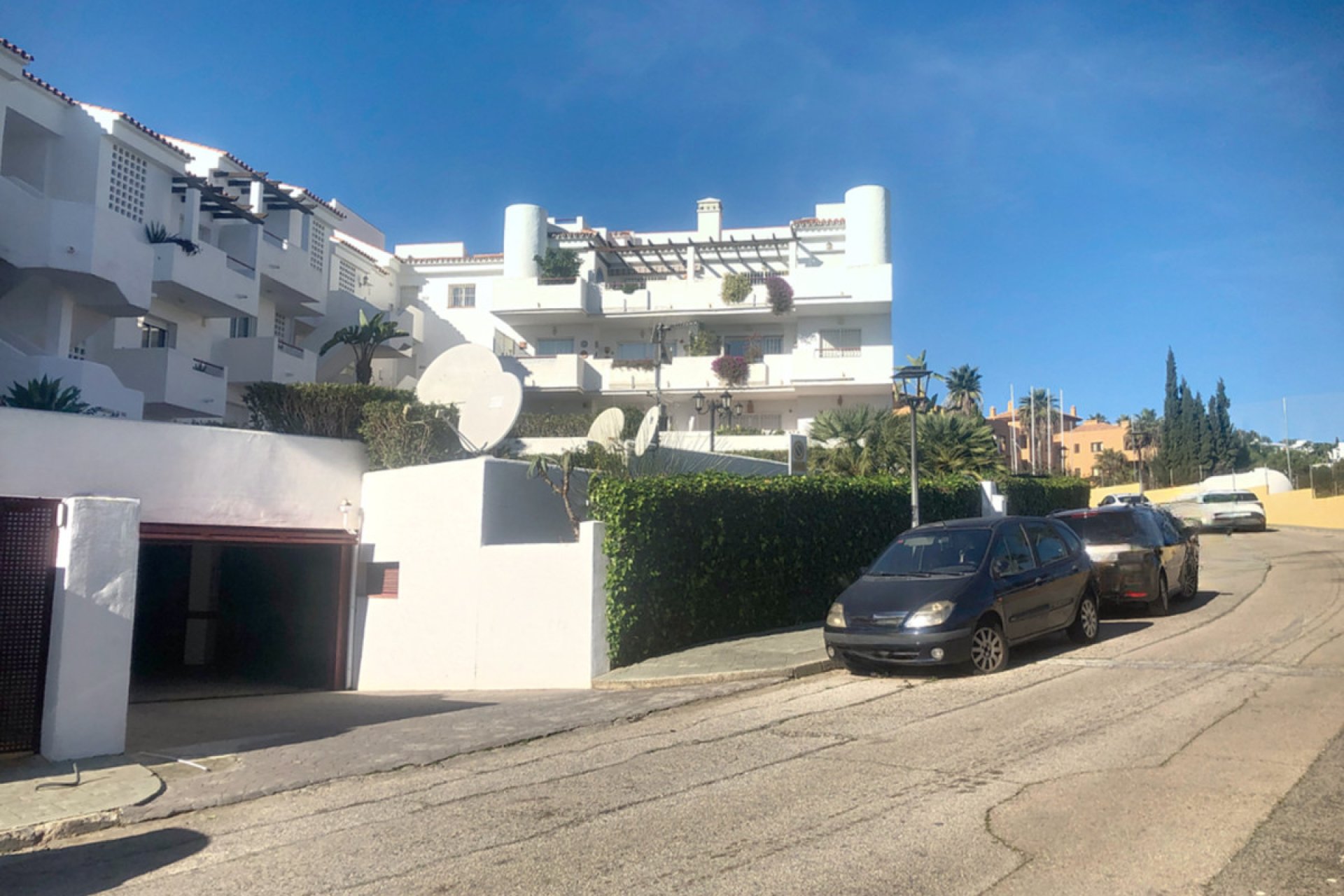 Resale - Apartment - Middle Floor Apartment - Estepona - Bel Air
