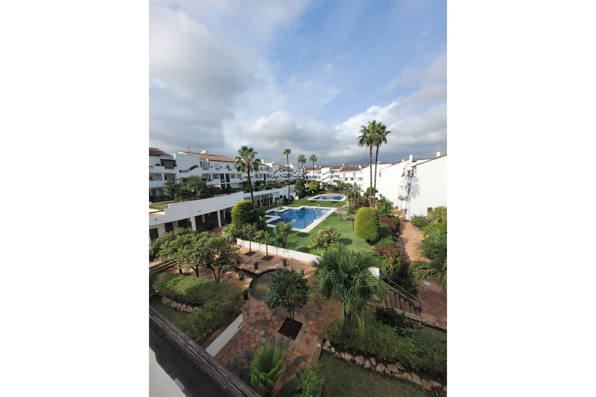 Resale - Apartment - Middle Floor Apartment - Estepona - Bel Air