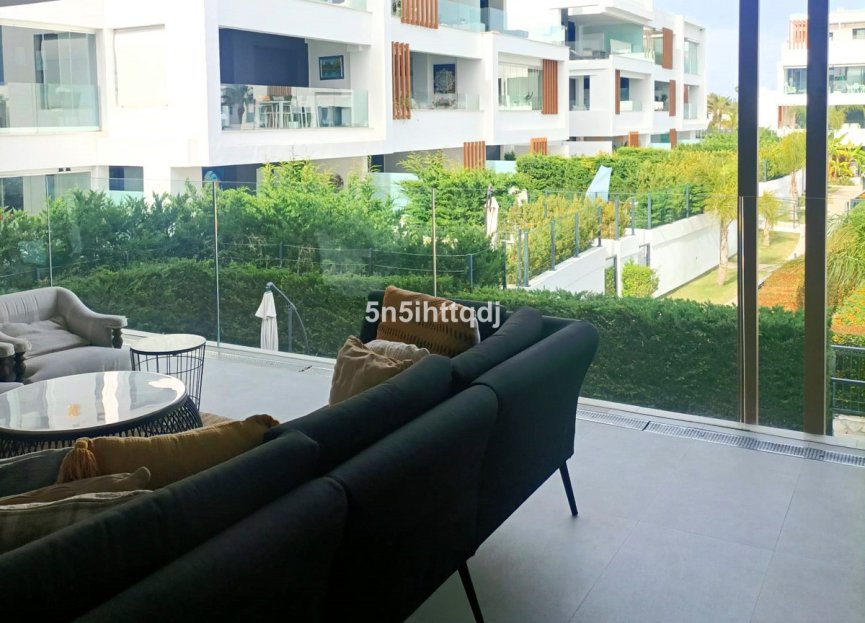 Resale - Apartment - Middle Floor Apartment - Estepona - Bel Air