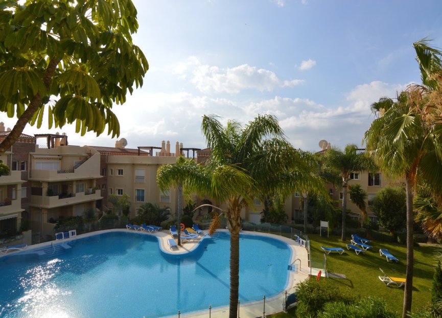 Resale - Apartment - Middle Floor Apartment - Estepona - Bel Air