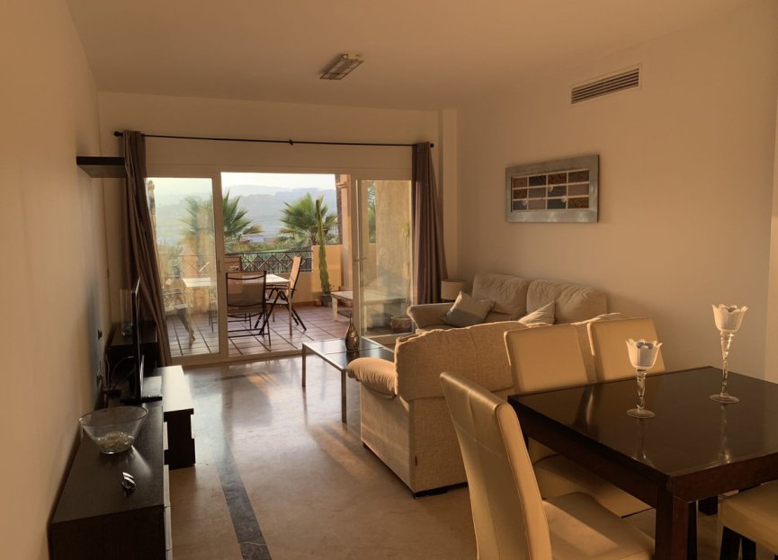 Resale - Apartment - Middle Floor Apartment - Estepona - Bel Air