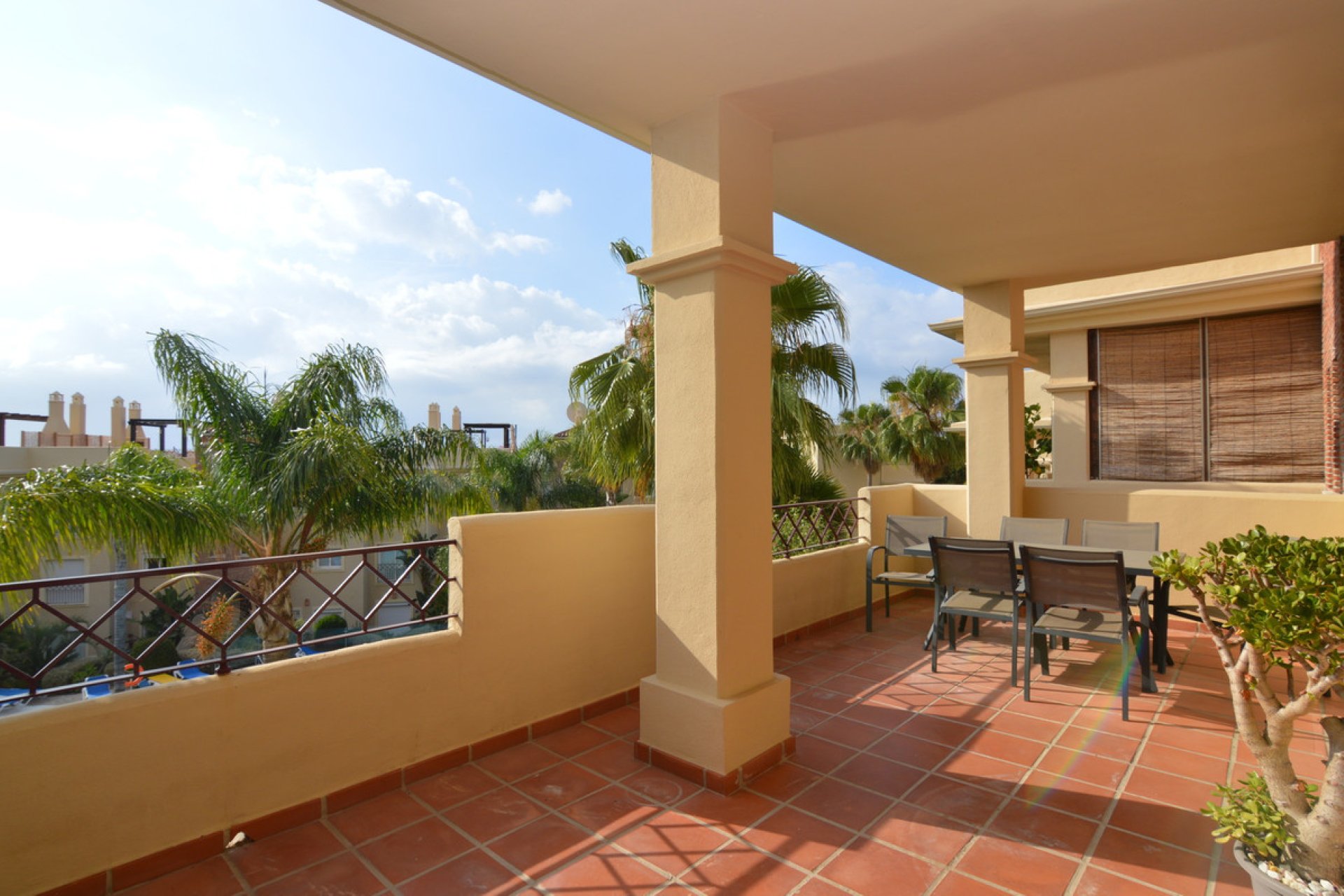 Resale - Apartment - Middle Floor Apartment - Estepona - Bel Air