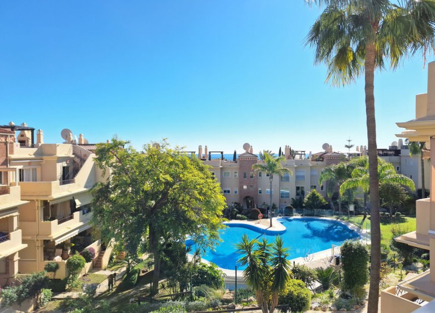 Resale - Apartment - Middle Floor Apartment - Estepona - Bel Air