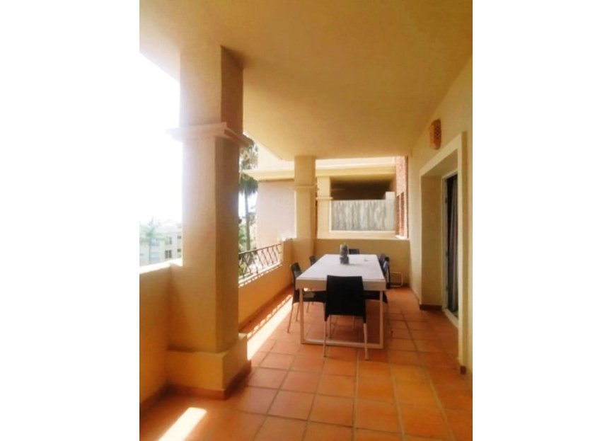 Resale - Apartment - Middle Floor Apartment - Estepona - Bel Air