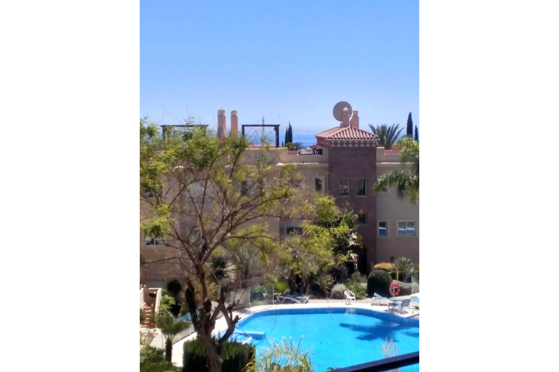 Resale - Apartment - Middle Floor Apartment - Estepona - Bel Air