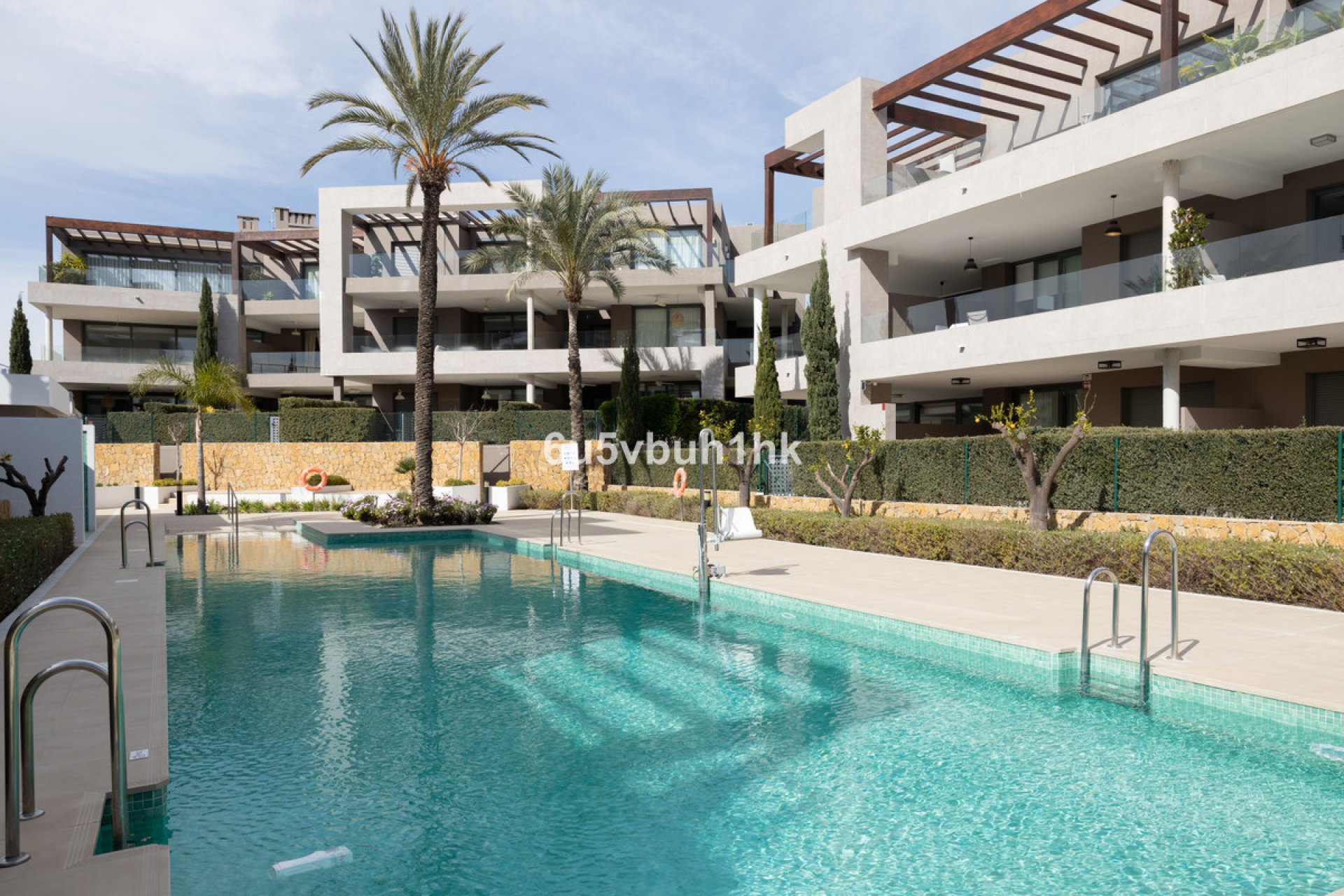 Resale - Apartment - Middle Floor Apartment - Estepona - Cancelada