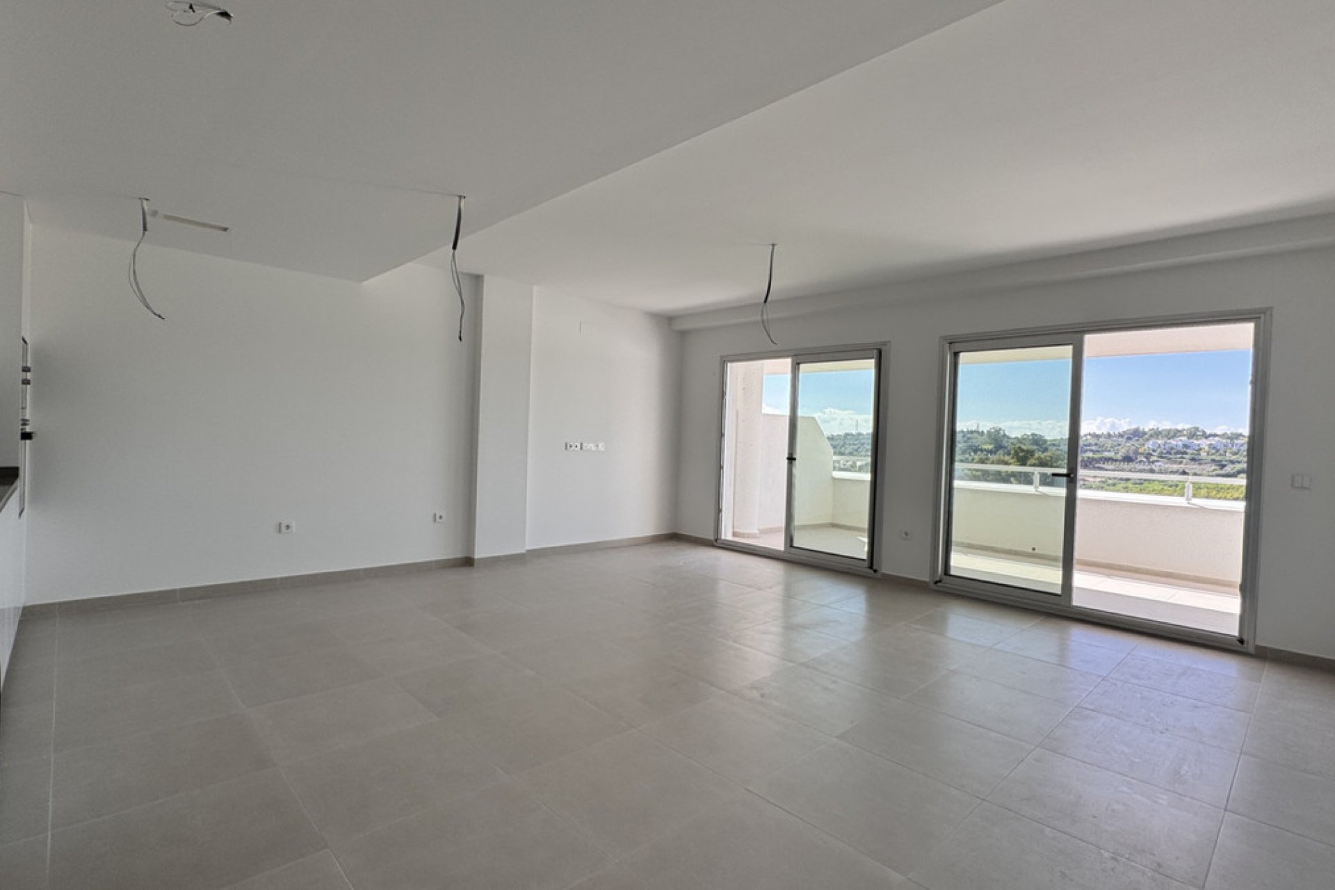 Resale - Apartment - Middle Floor Apartment - Estepona - Cancelada