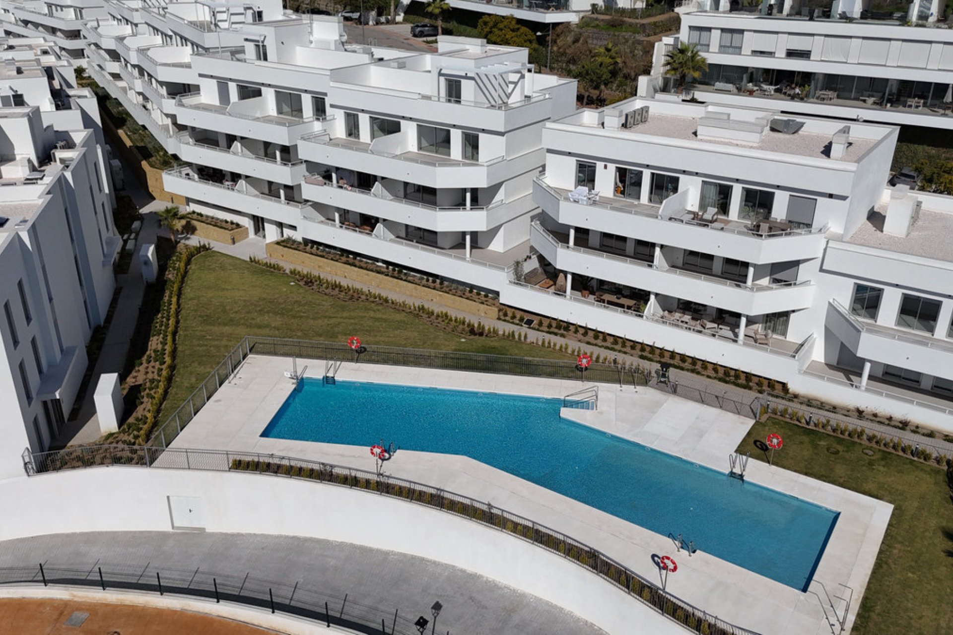 Resale - Apartment - Middle Floor Apartment - Estepona - Cancelada