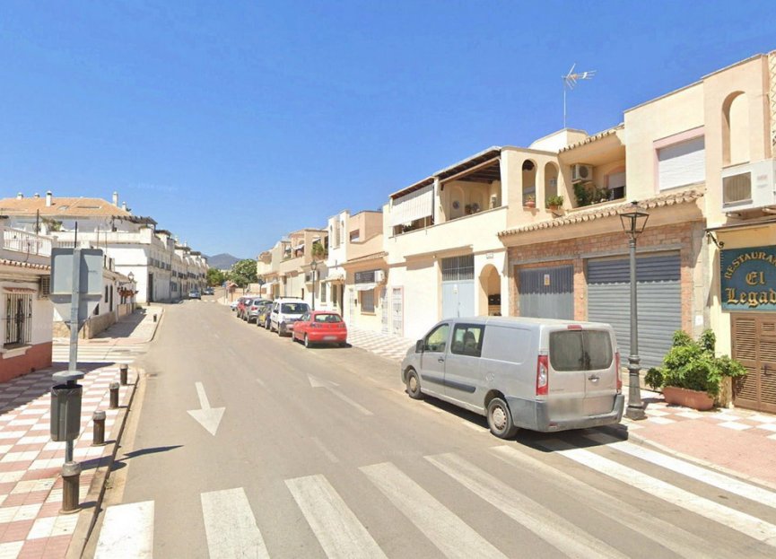 Resale - Apartment - Middle Floor Apartment - Estepona - Cancelada