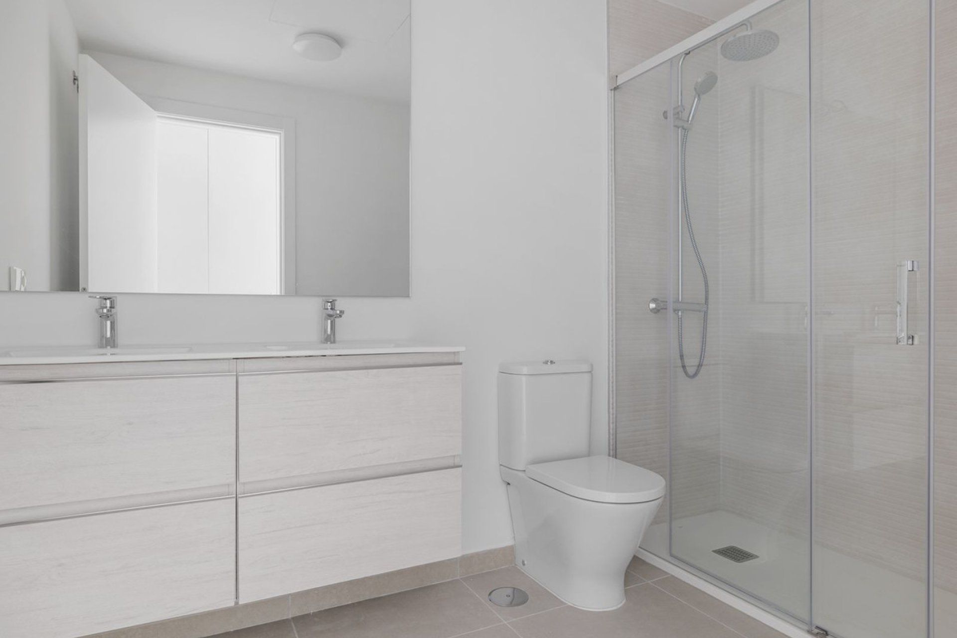 Resale - Apartment - Middle Floor Apartment - Estepona - Cancelada