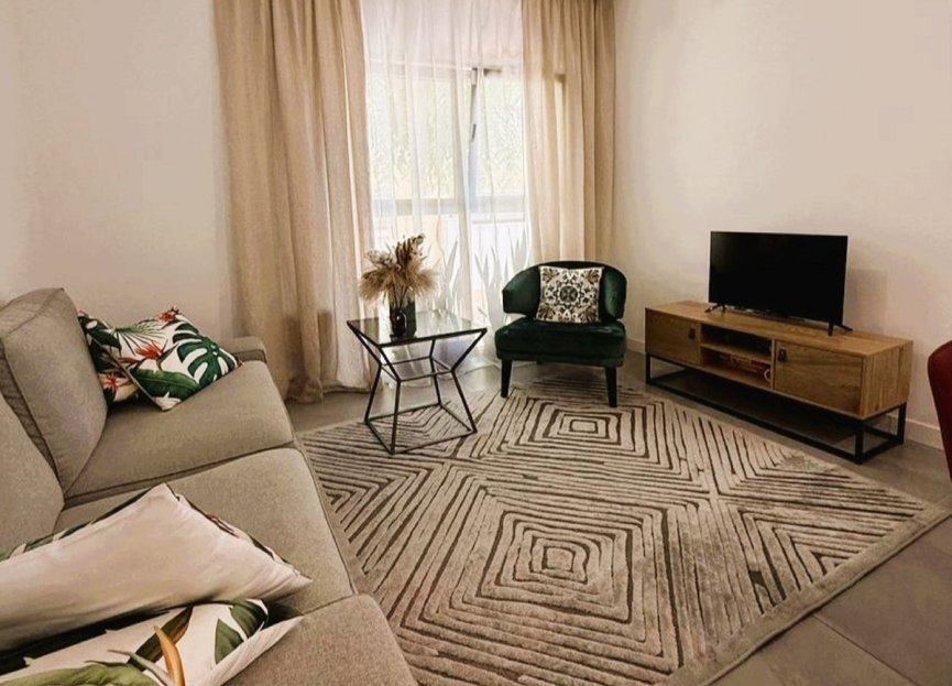 Resale - Apartment - Middle Floor Apartment - Estepona - Cancelada