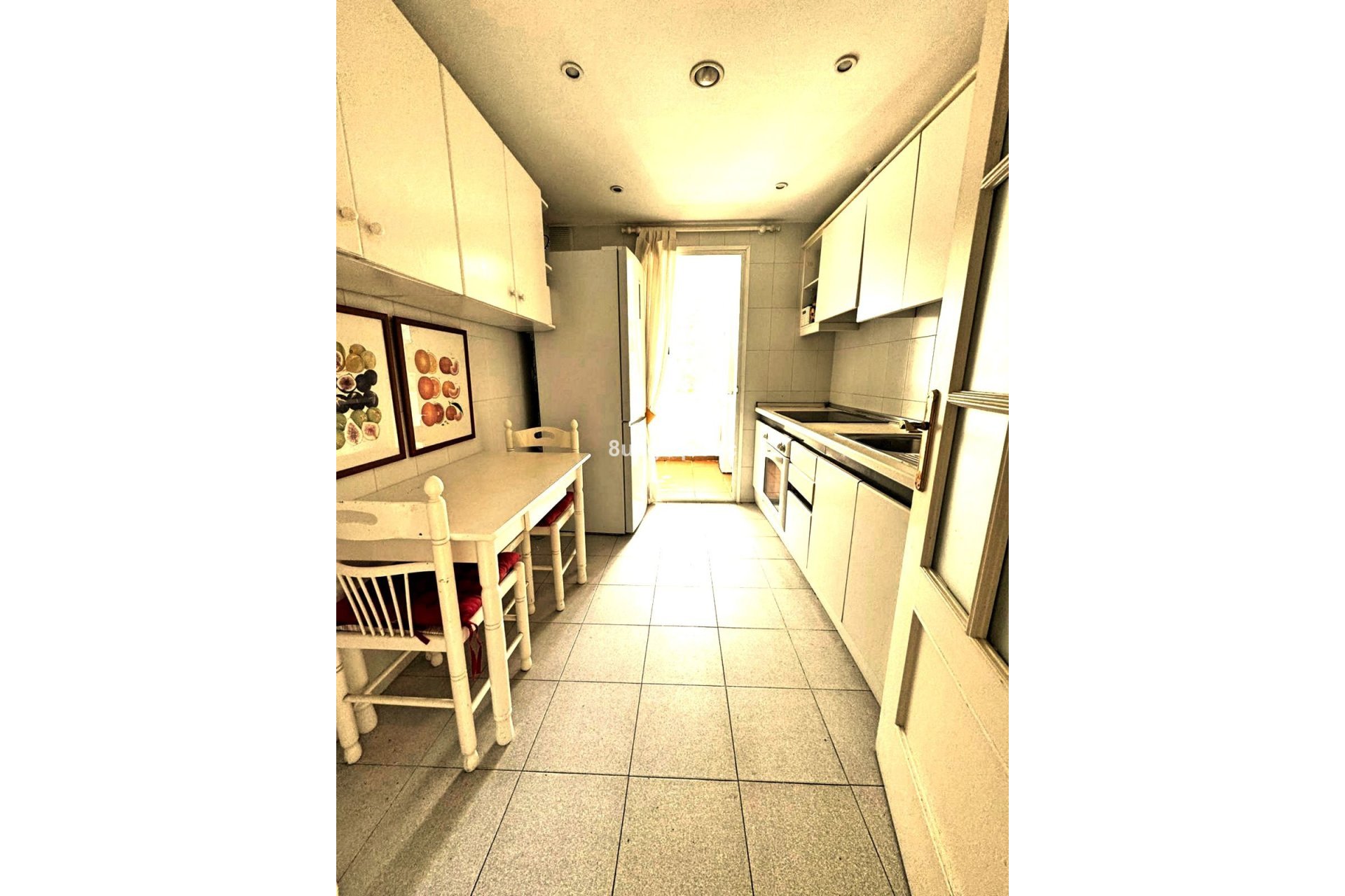 Resale - Apartment - Middle Floor Apartment - Estepona - Costalita