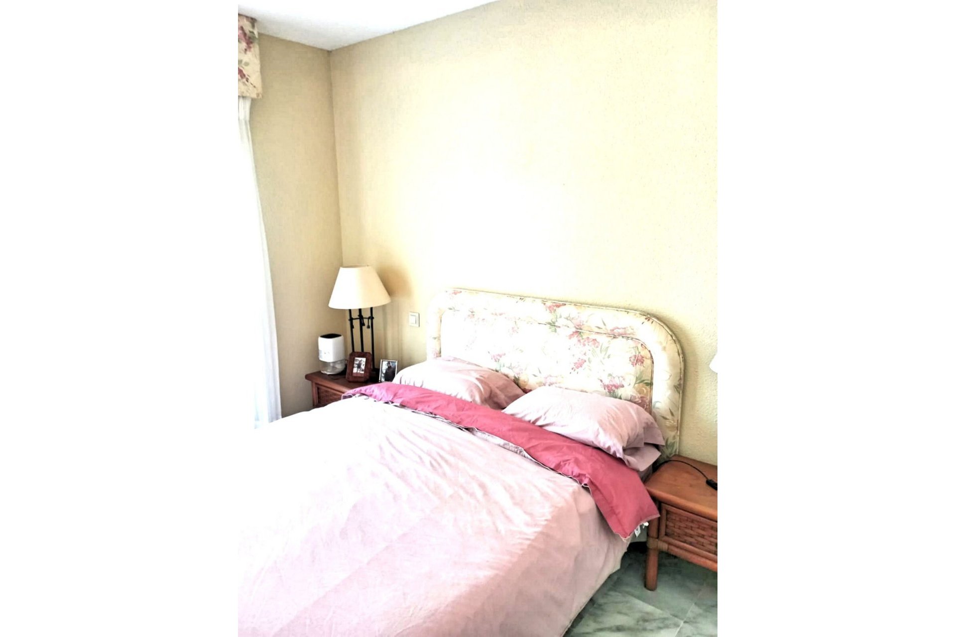 Resale - Apartment - Middle Floor Apartment - Estepona - Costalita