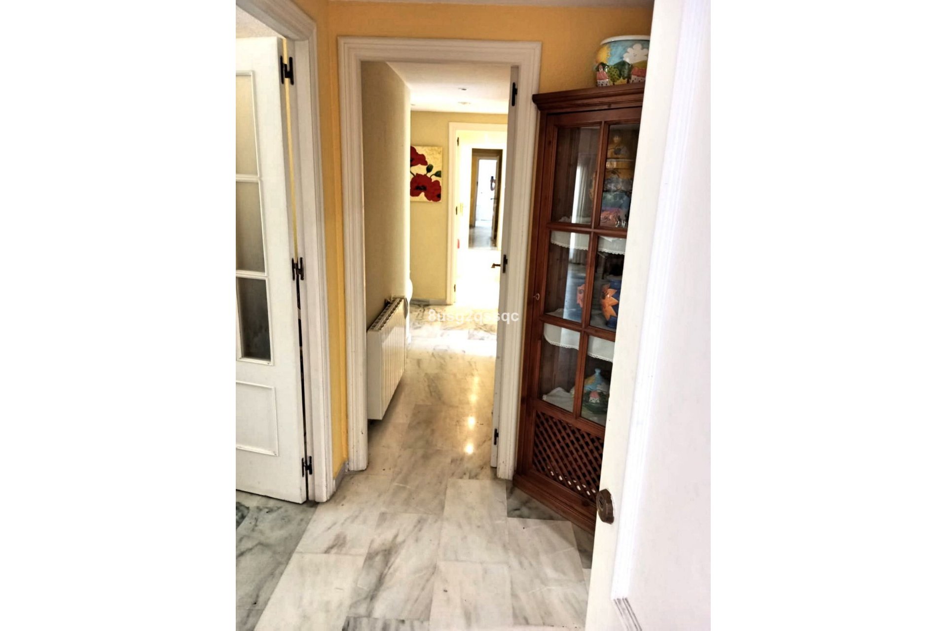 Resale - Apartment - Middle Floor Apartment - Estepona - Costalita