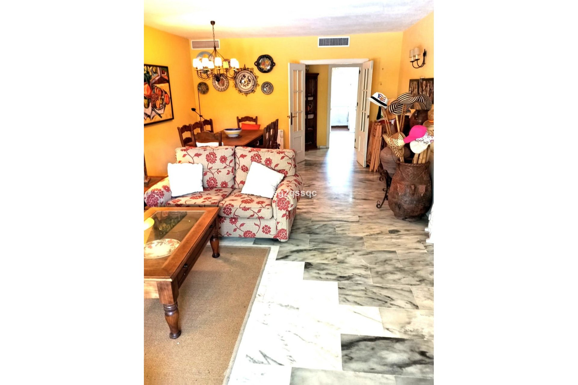 Resale - Apartment - Middle Floor Apartment - Estepona - Costalita