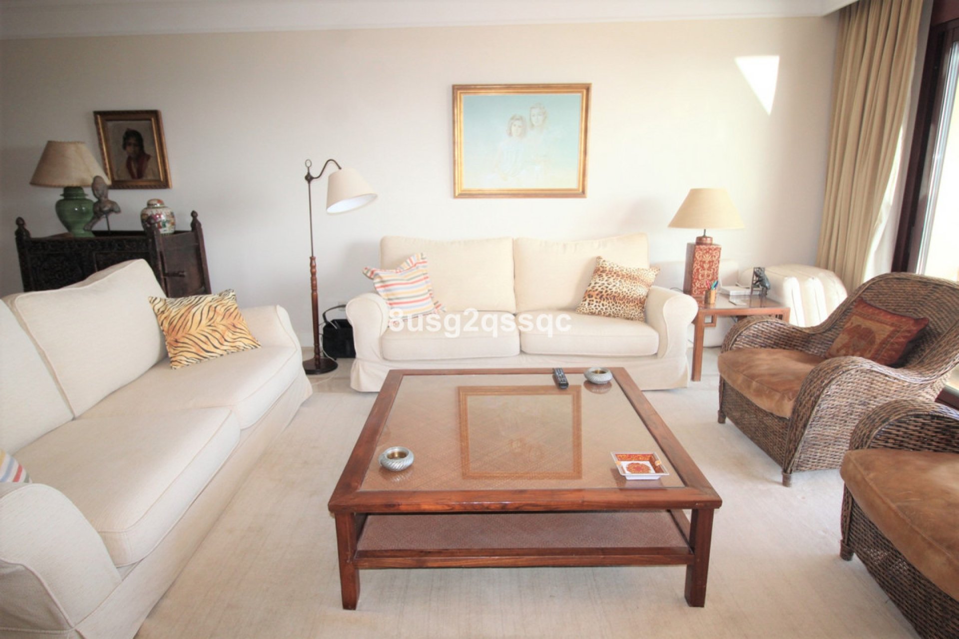 Resale - Apartment - Middle Floor Apartment - Estepona - Costalita