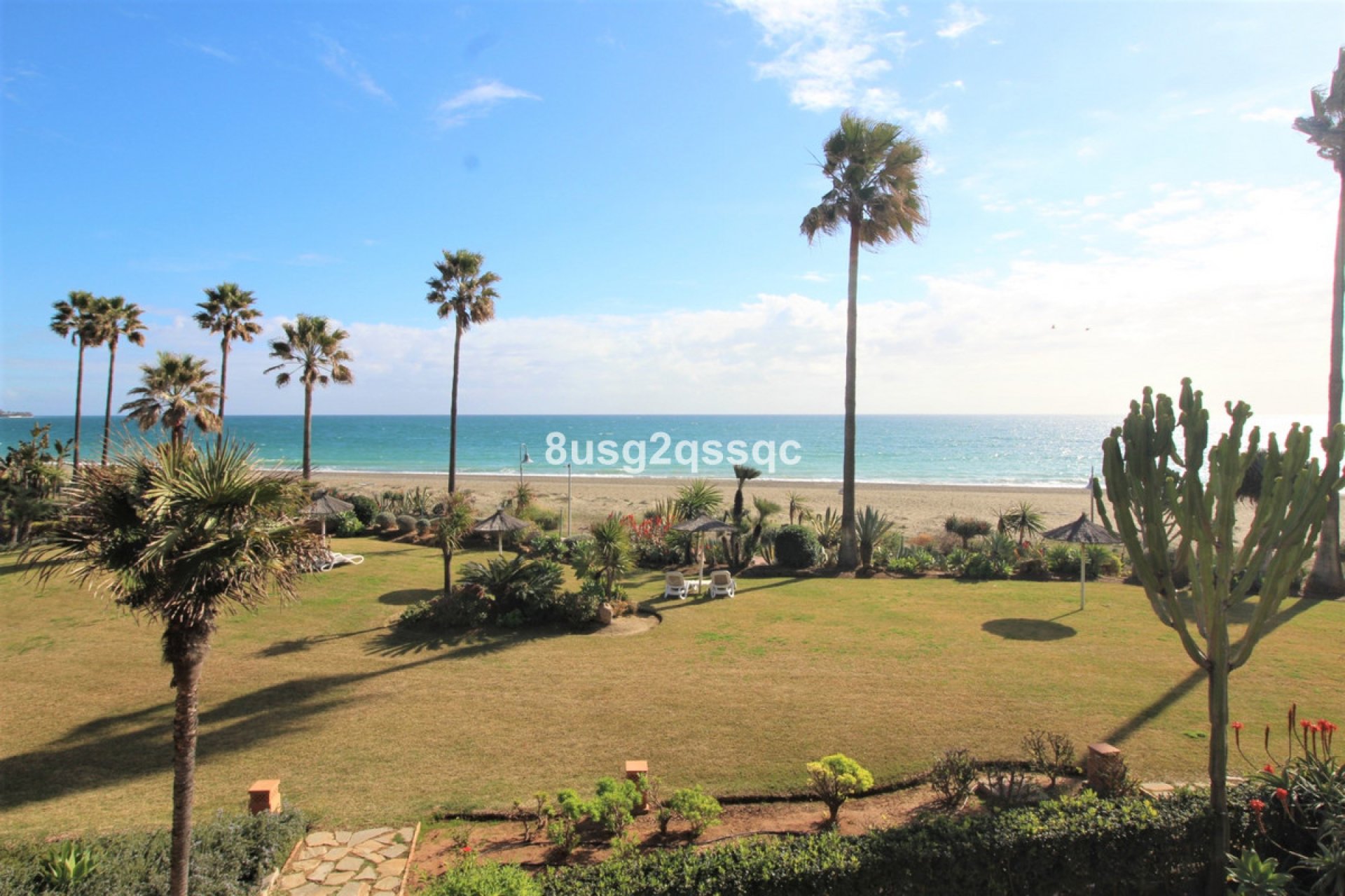 Resale - Apartment - Middle Floor Apartment - Estepona - Costalita