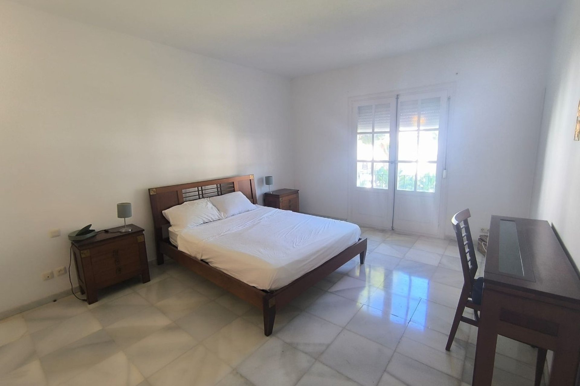 Resale - Apartment - Middle Floor Apartment - Estepona - El Presidente