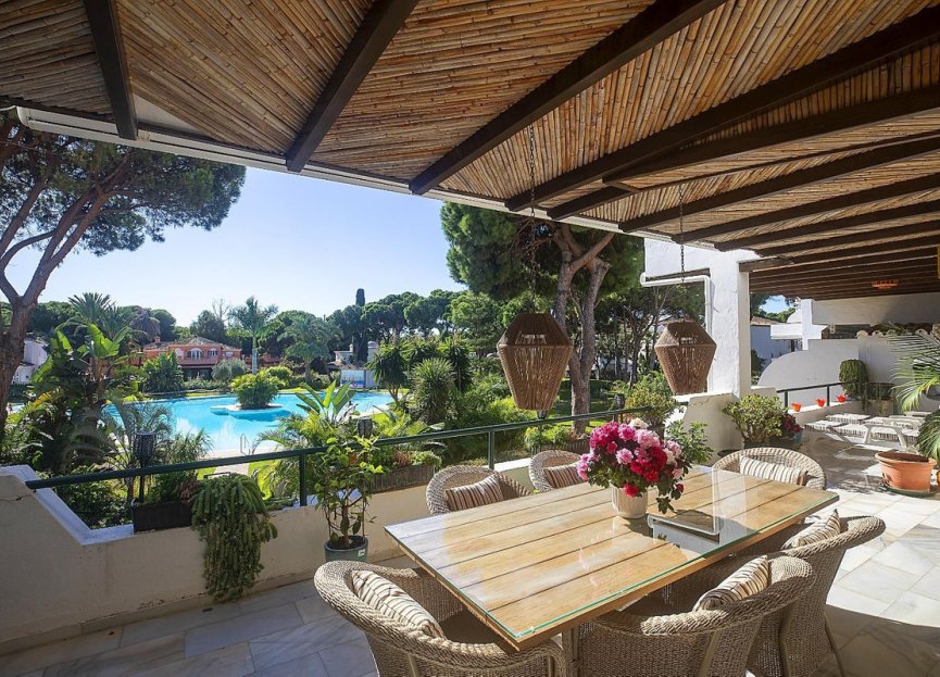 Resale - Apartment - Middle Floor Apartment - Estepona - El Presidente