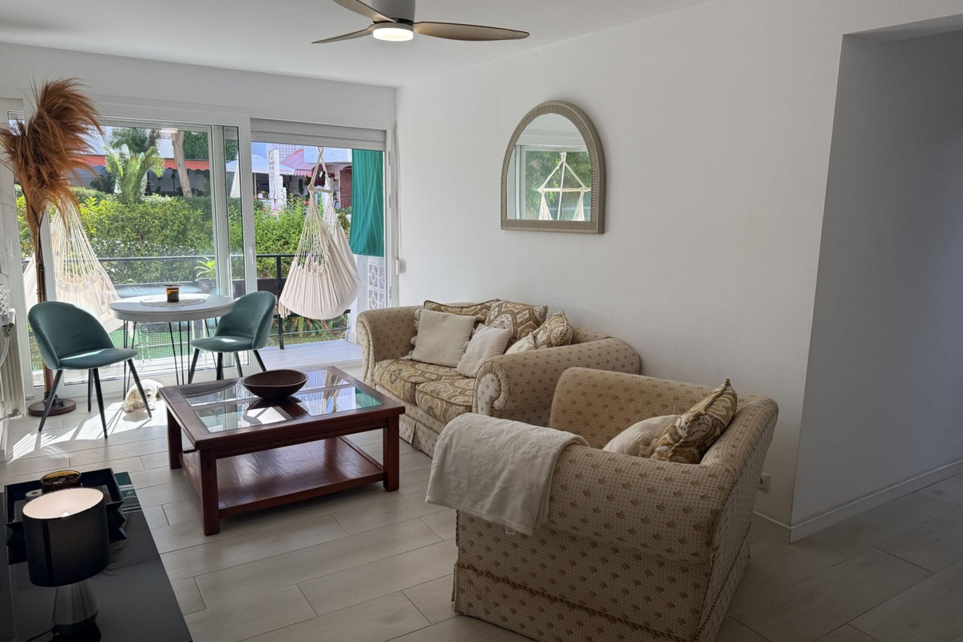 Resale - Apartment - Middle Floor Apartment - Estepona - Estepona Centro