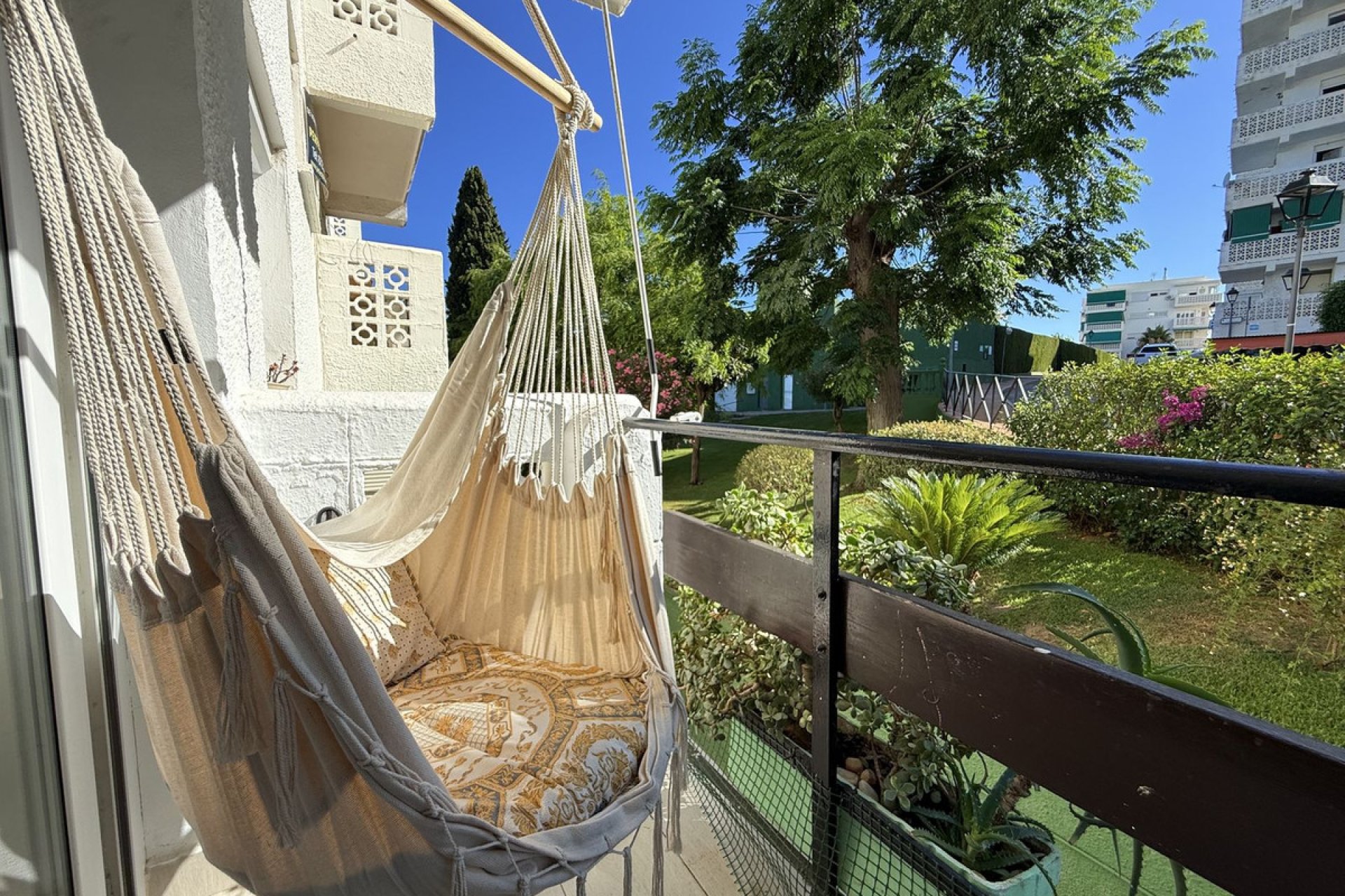 Resale - Apartment - Middle Floor Apartment - Estepona - Estepona Centro