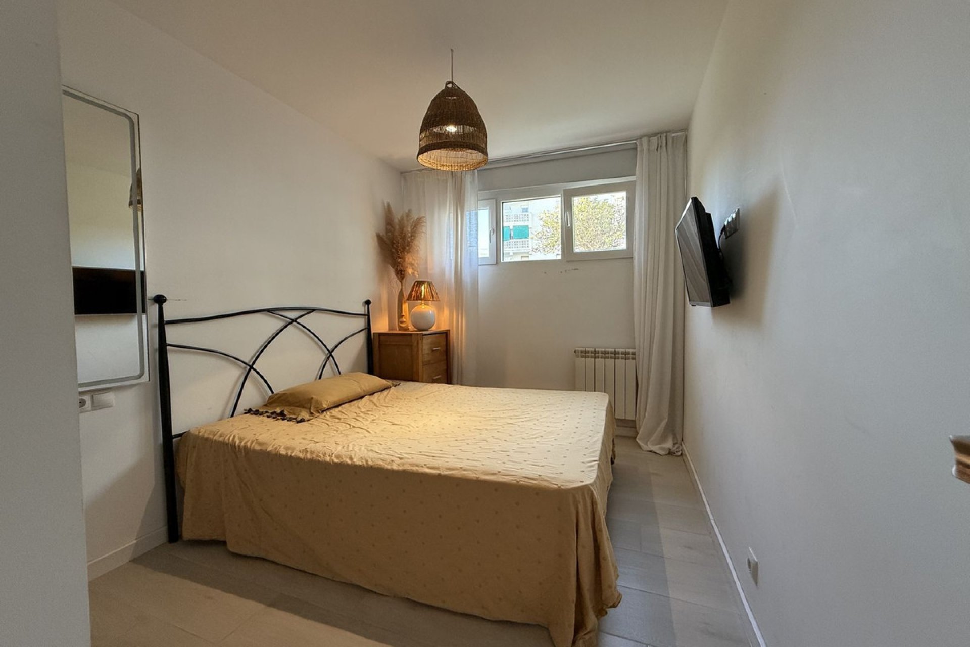 Resale - Apartment - Middle Floor Apartment - Estepona - Estepona Centro