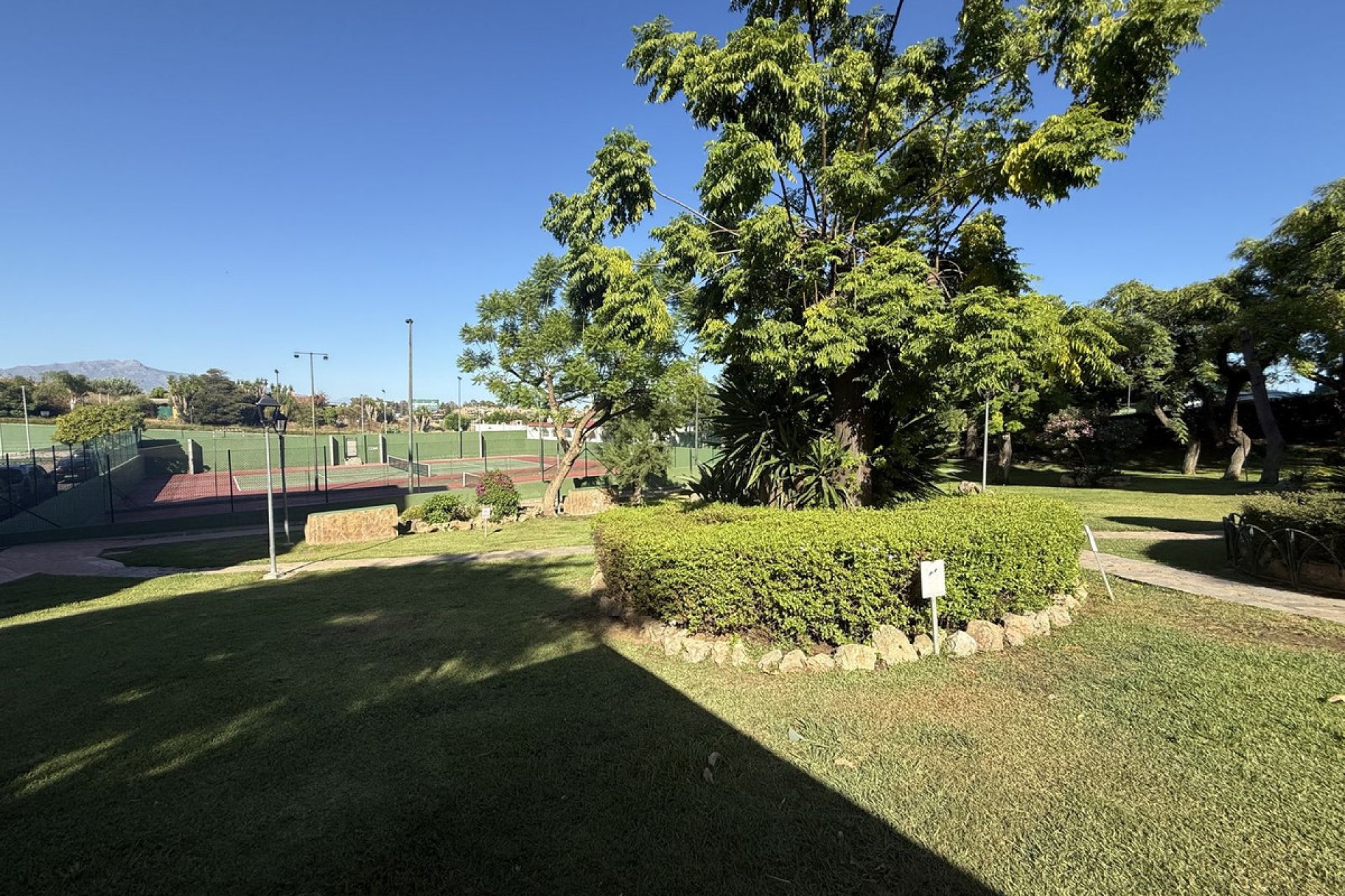 Resale - Apartment - Middle Floor Apartment - Estepona - Estepona Centro