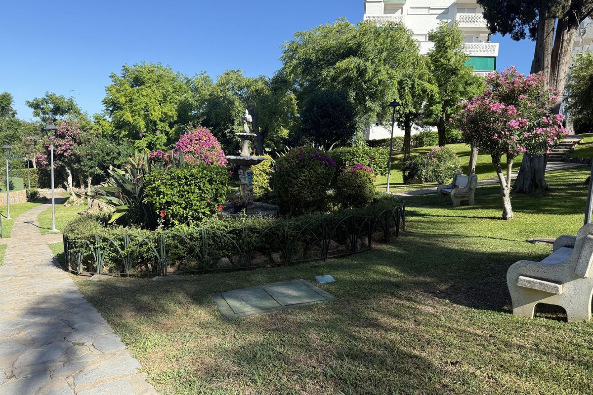 Resale - Apartment - Middle Floor Apartment - Estepona - Estepona Centro