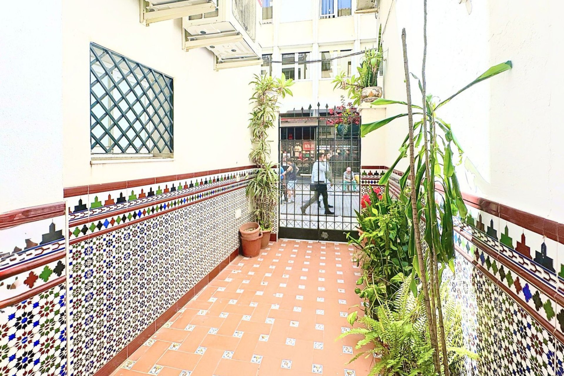 Resale - Apartment - Middle Floor Apartment - Estepona - Estepona Centro