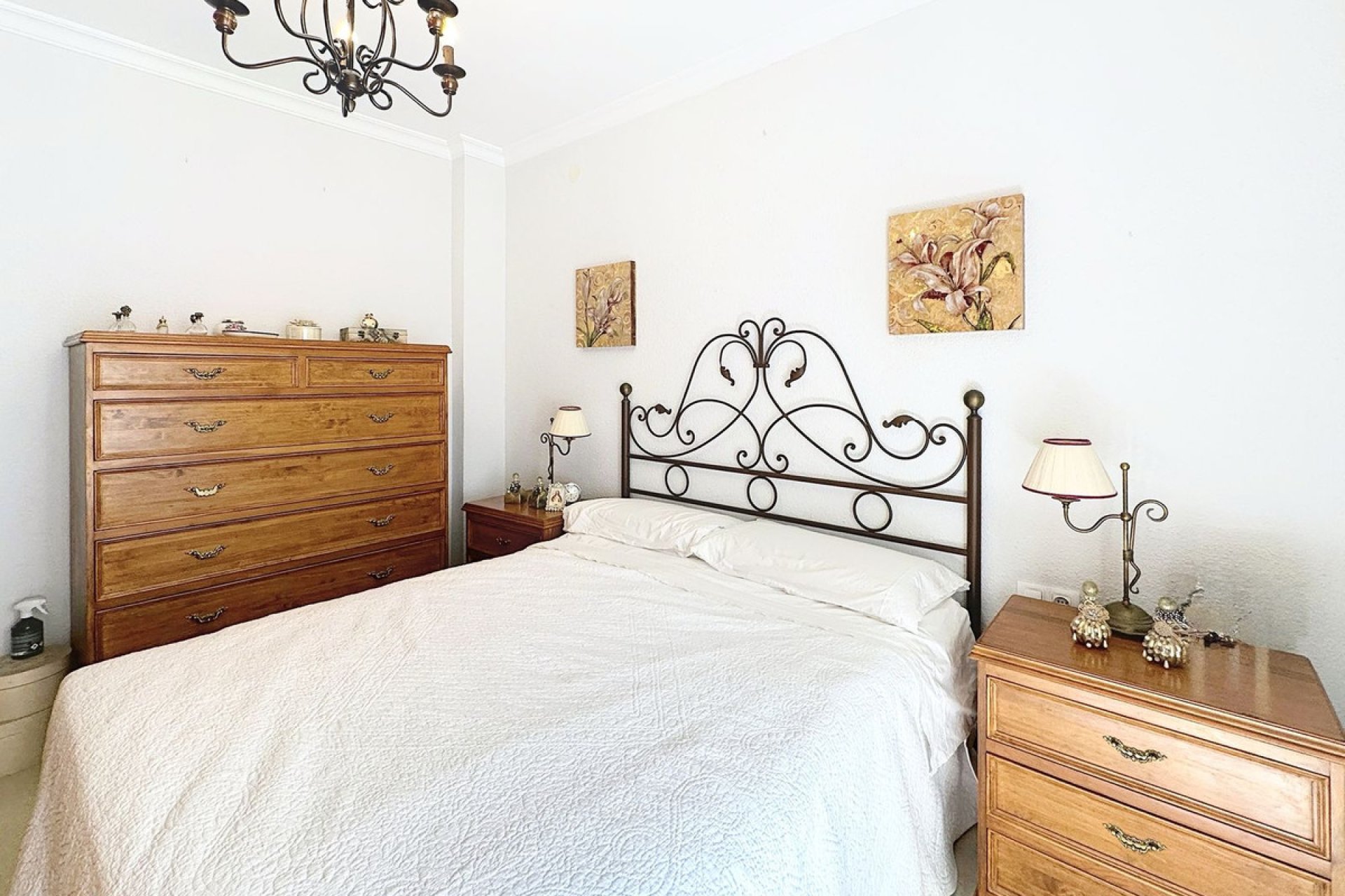 Resale - Apartment - Middle Floor Apartment - Estepona - Estepona Centro